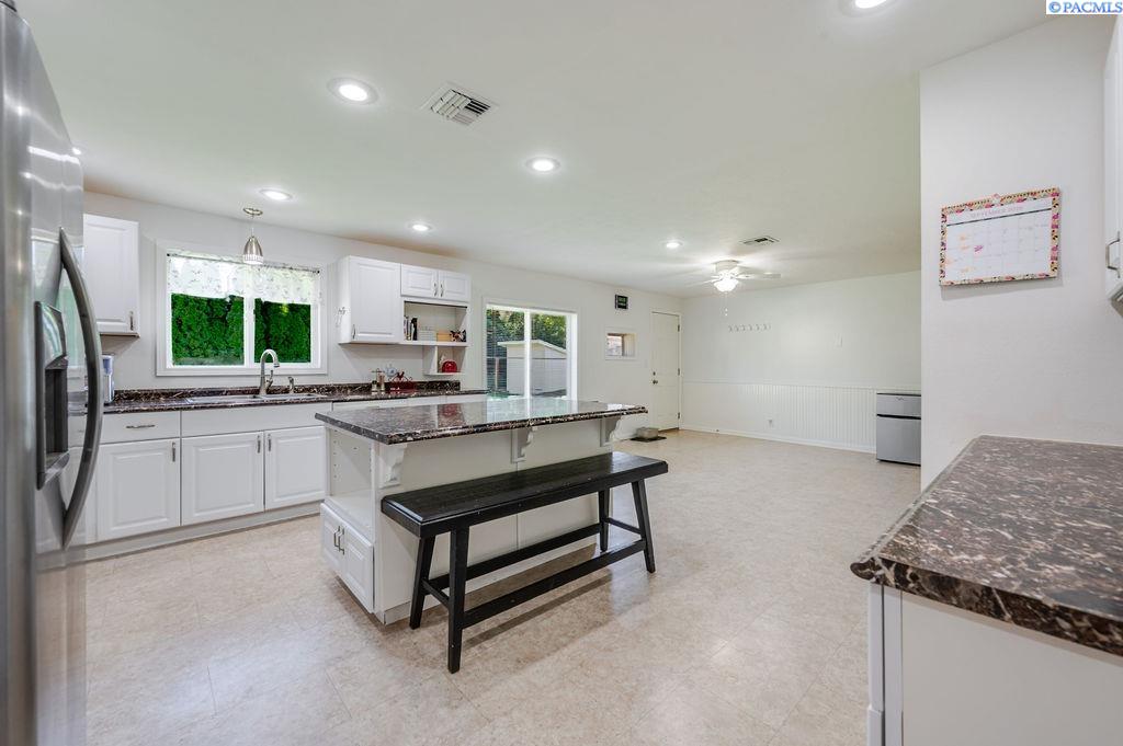 7023 W Victoria Ave, Kennewick, WA 99336