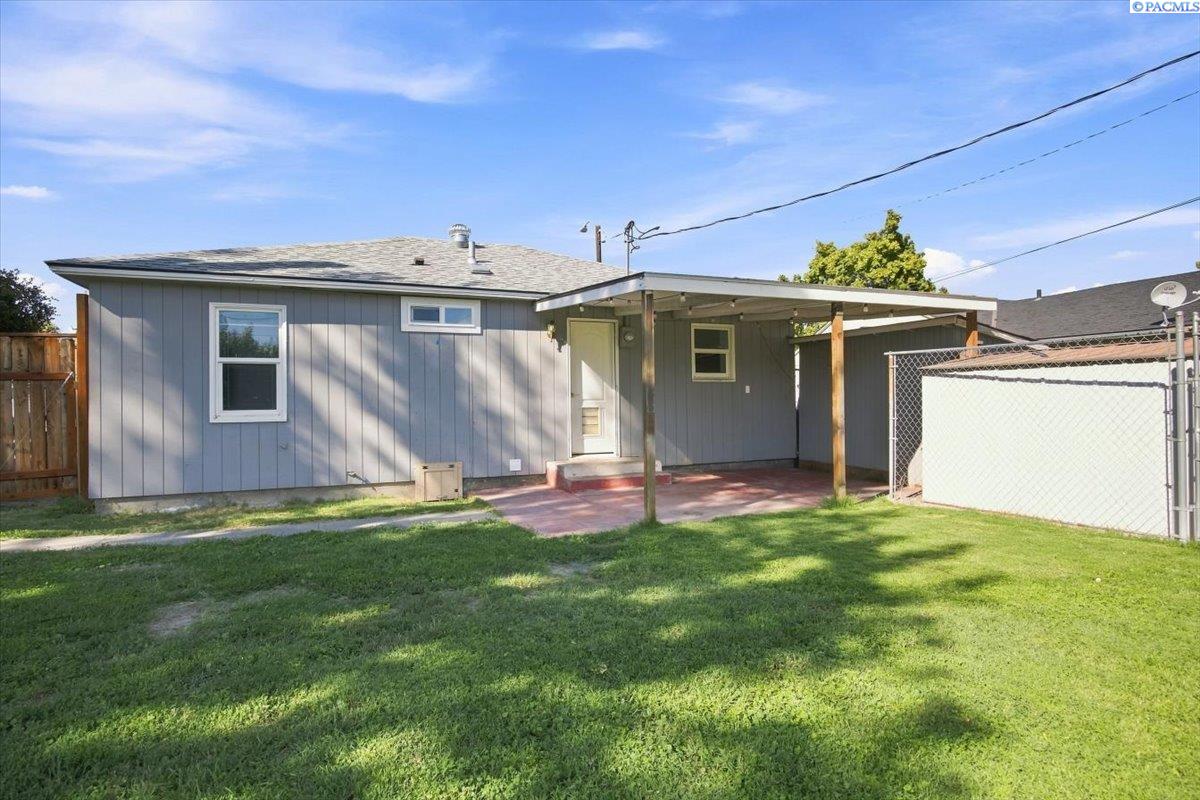 1909 W 3rd Ave, Kennewick, WA 99336