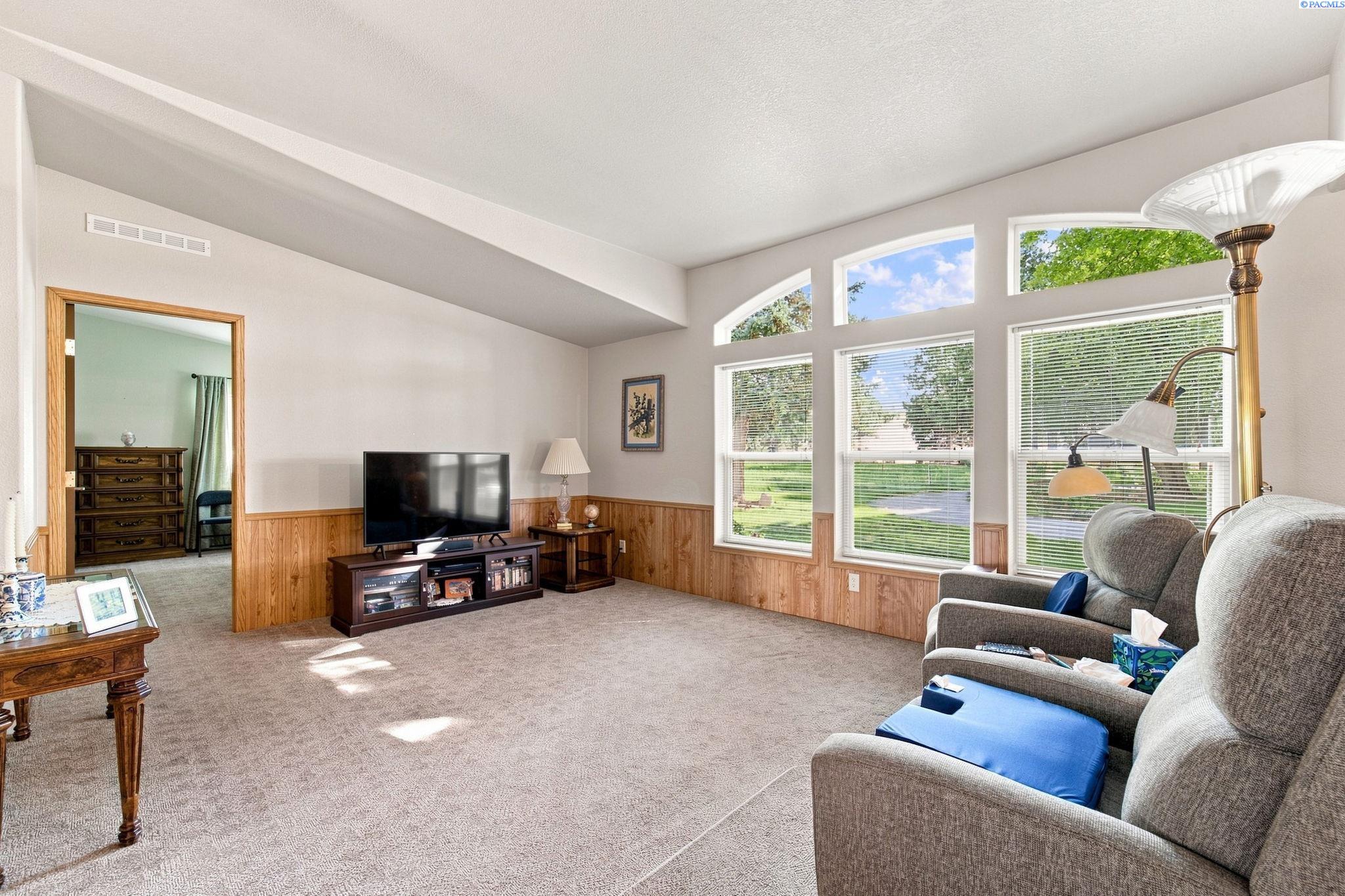 25008 Kennedy Rd, Benton City, WA 99320