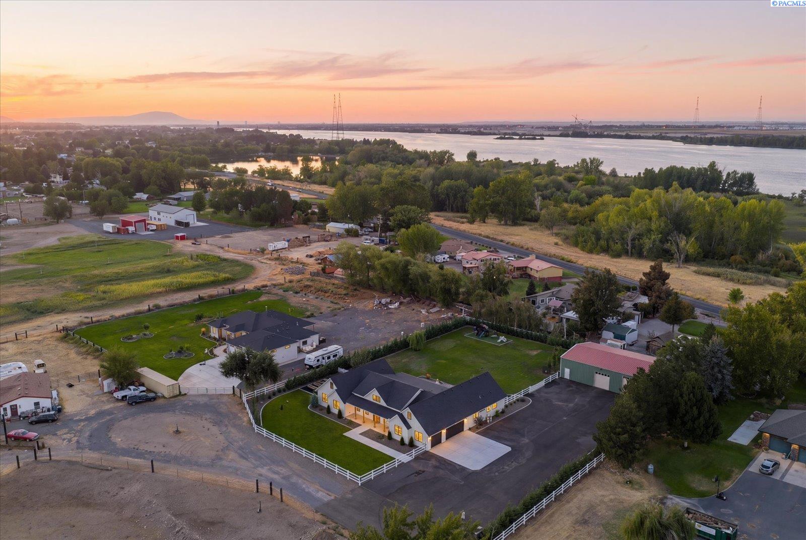 16310 S Gertrude St, Kennewick, WA 99337