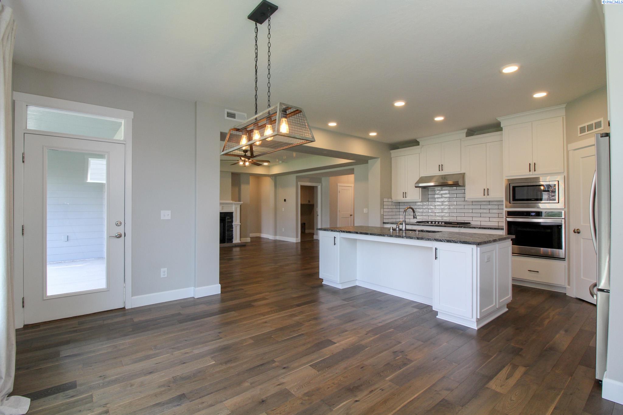 9813 Chinook Ct, Pasco, WA 99301