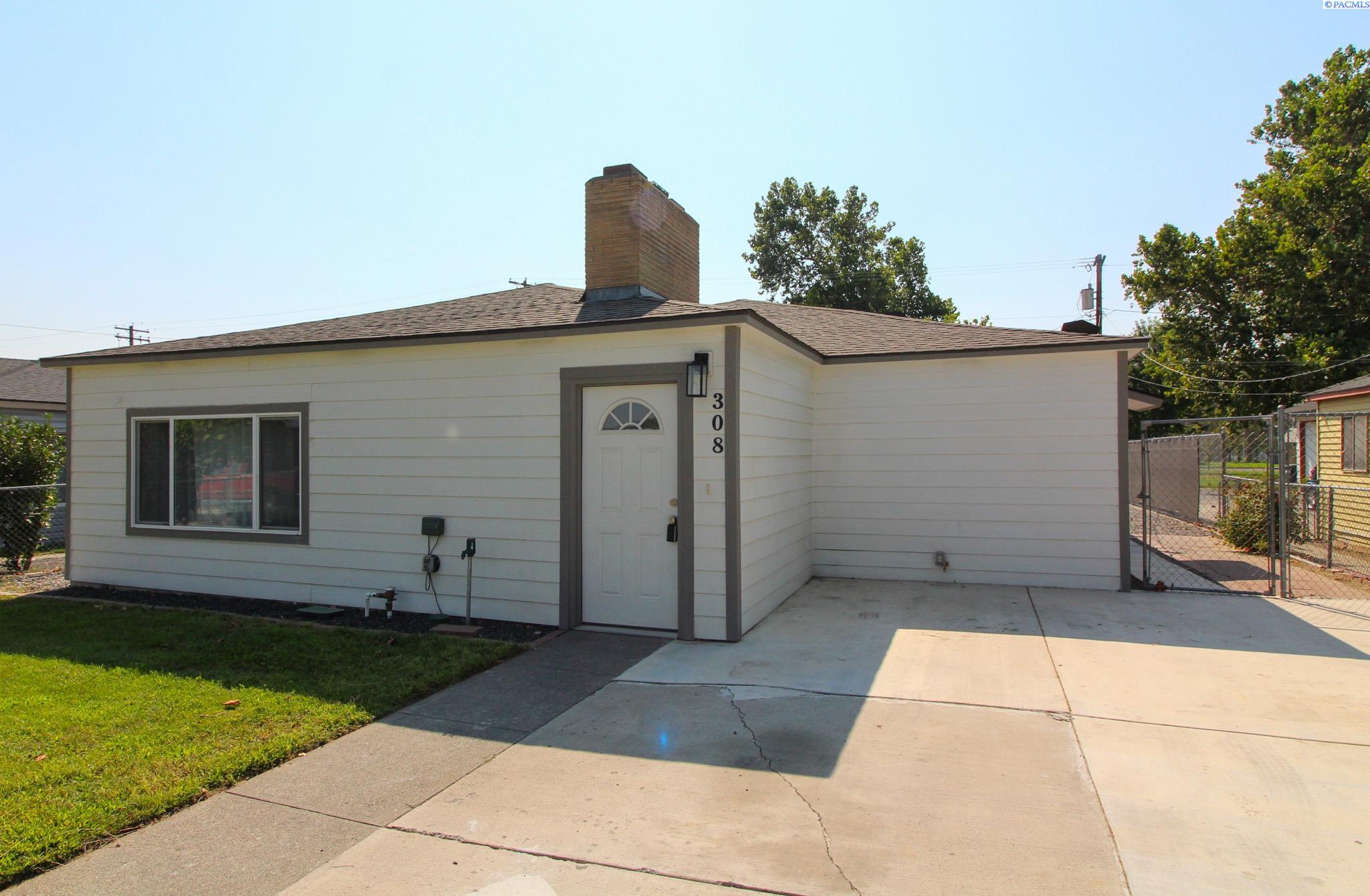 308 N 12th Ave, Pasco, WA 99301