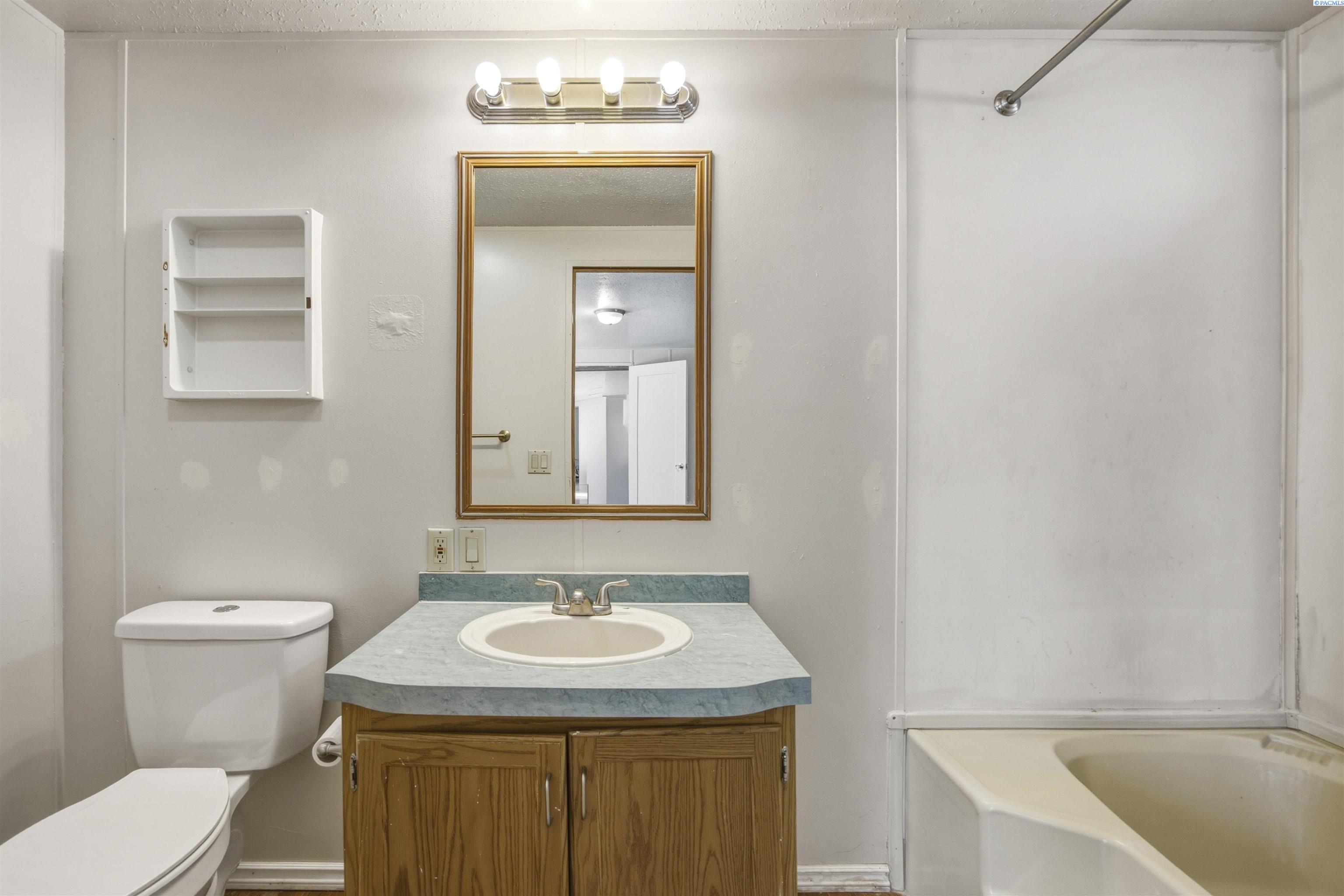 2105 N Steptoe St #95, Kennewick, WA 99336