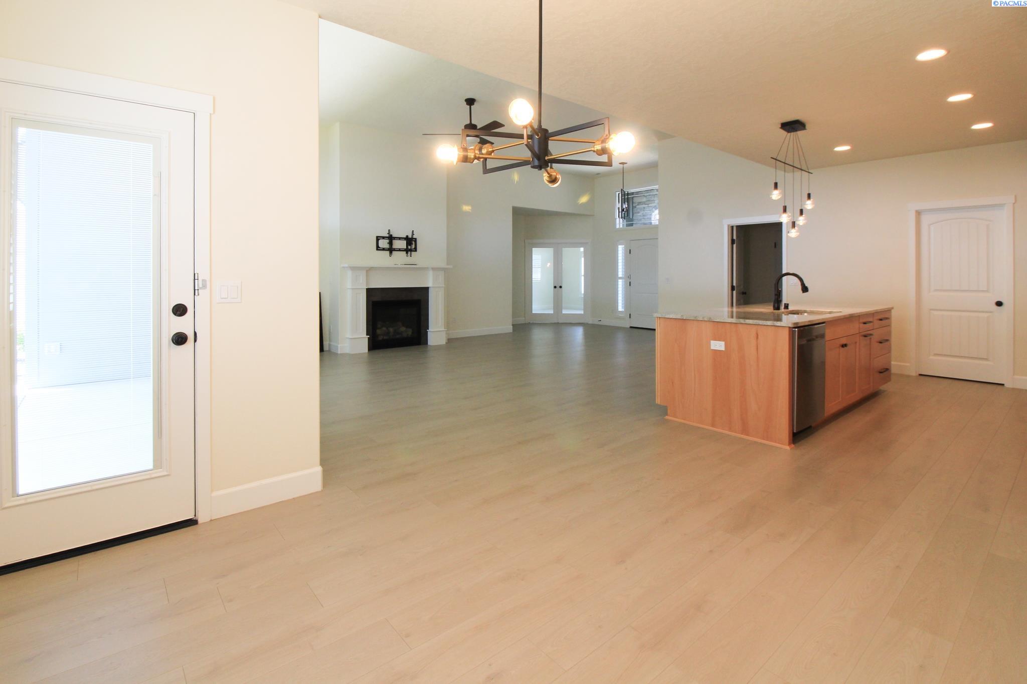 7077 W 29th Ave, Kennewick, WA 99338