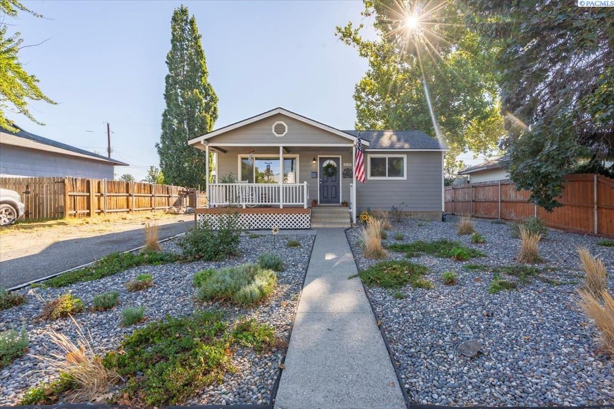 2032 Cascade Ave, Richland, WA 99354