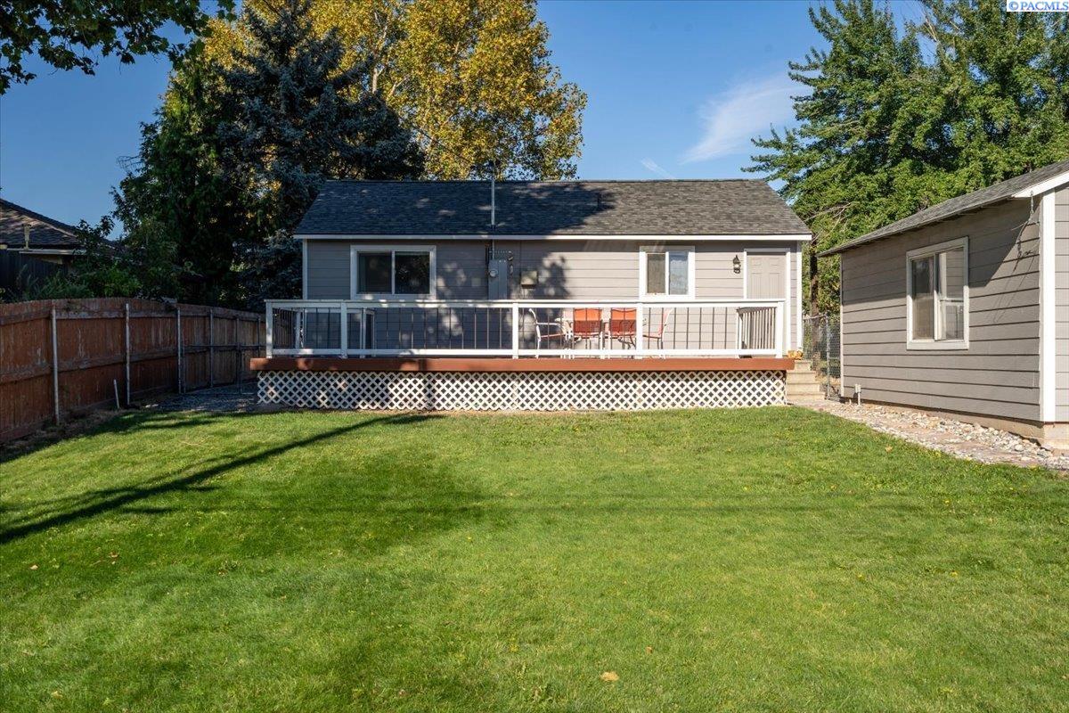 2032 Cascade Ave, Richland, WA 99354