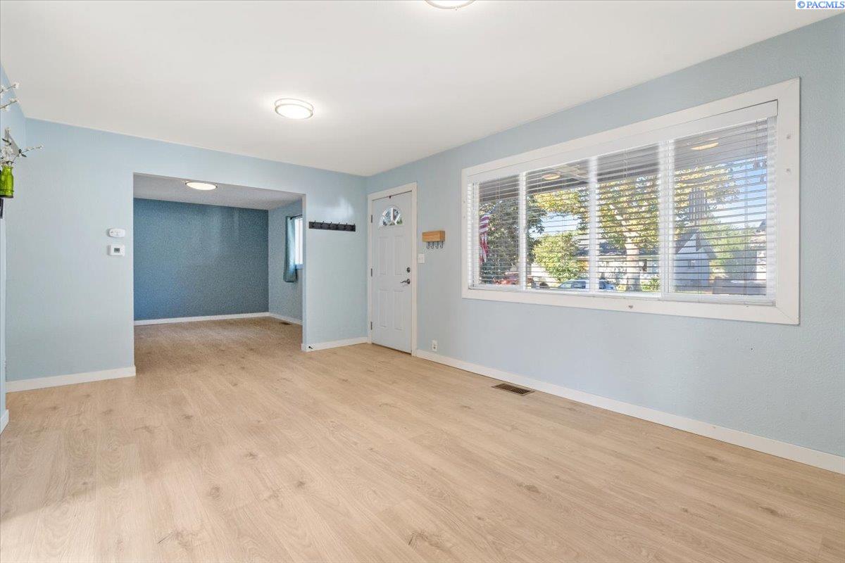 2032 Cascade Ave, Richland, WA 99354