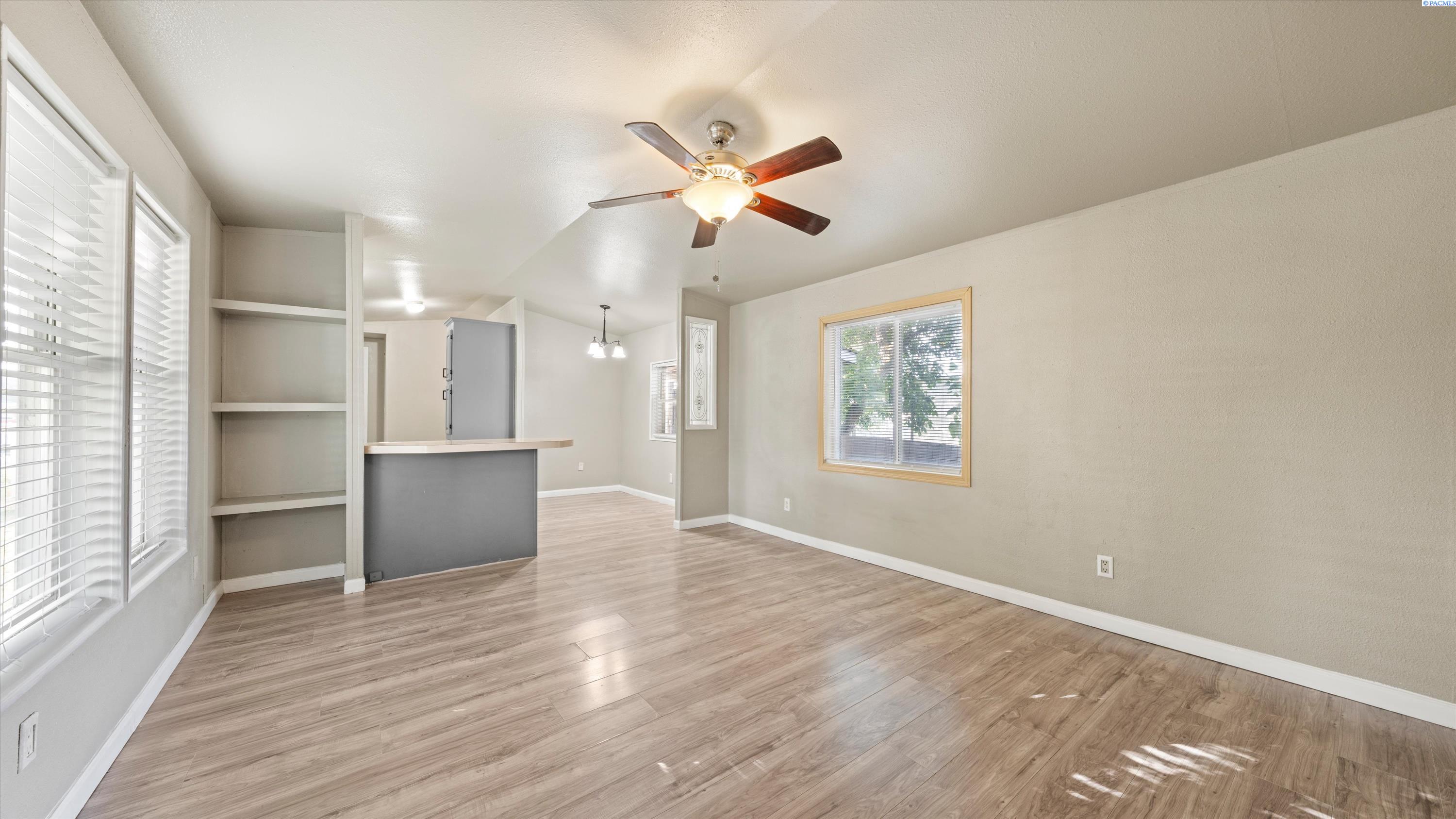 925 N Elm #42, Pasco, WA 99301