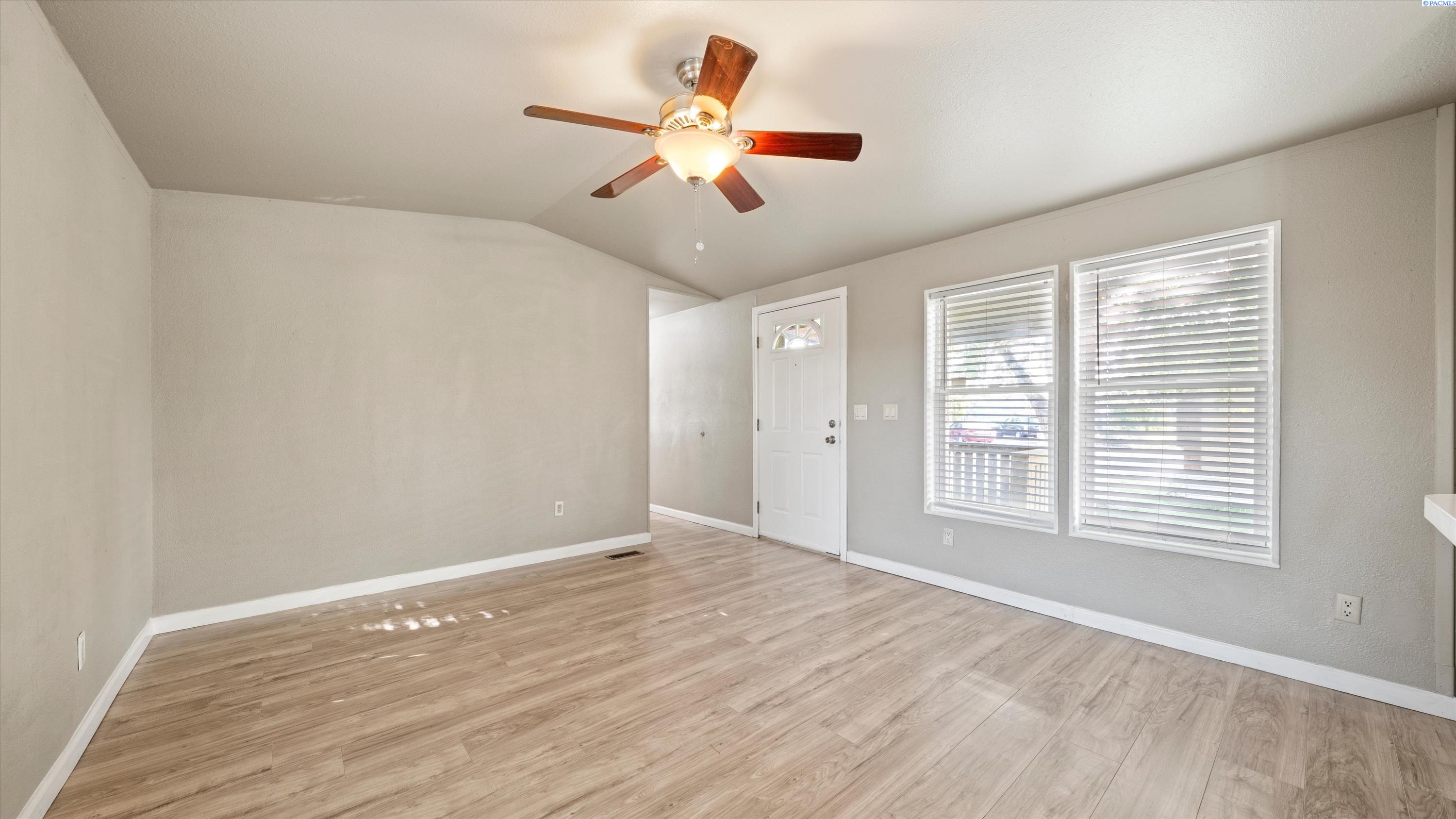 925 N Elm #42, Pasco, WA 99301