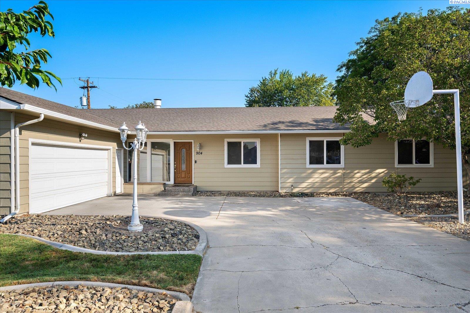 904 W 25th Ave, Kennewick, WA 99337