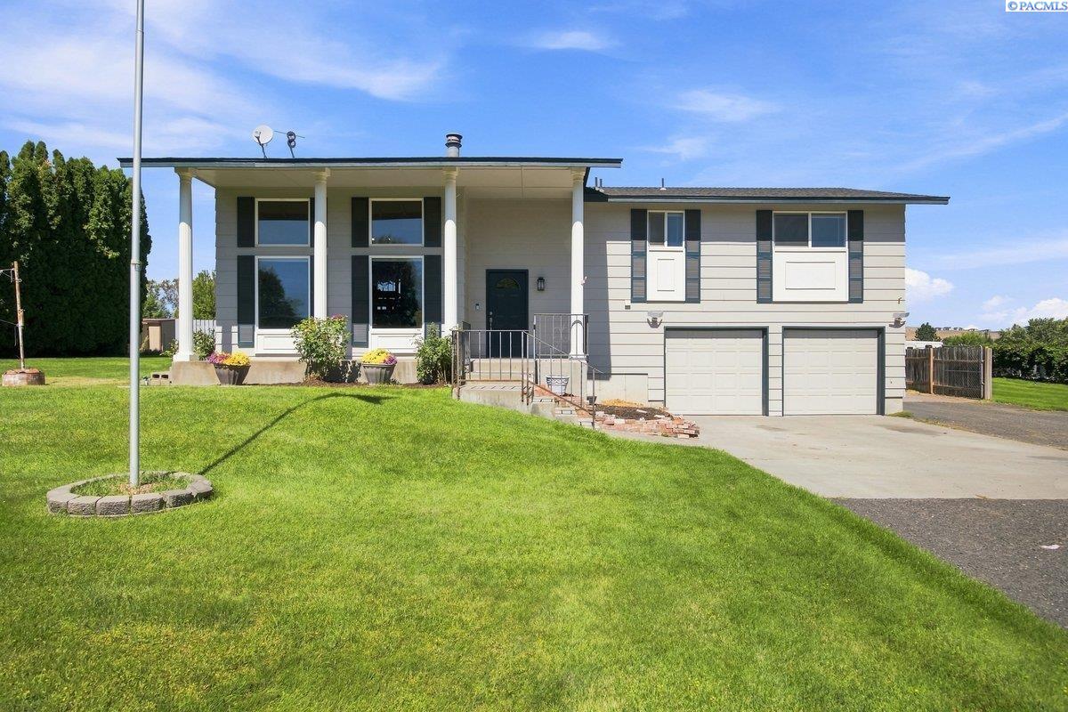 9540 E Reata Rd, Kennewick, WA 99338