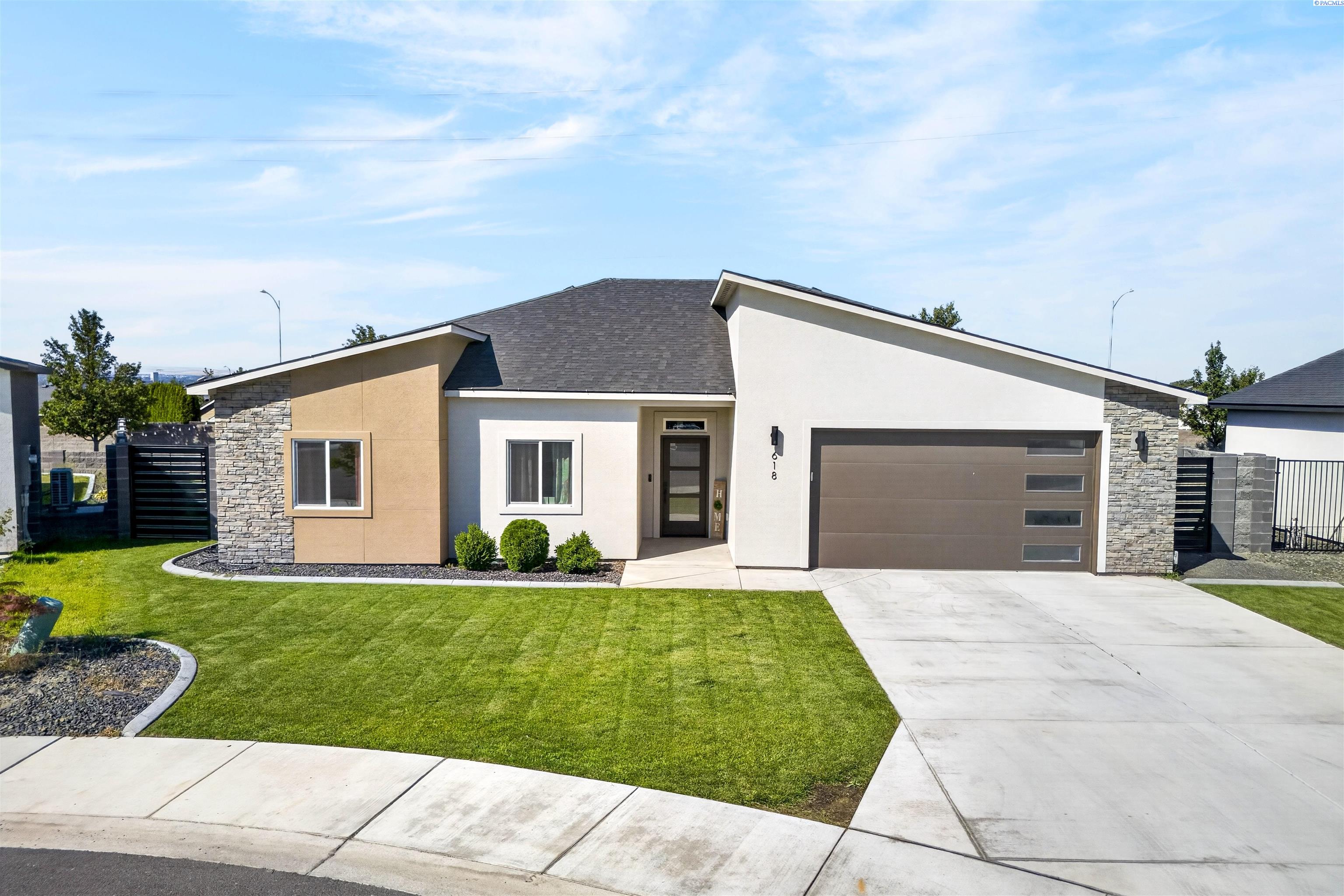 618 Caridad Ct, Pasco, WA 99301