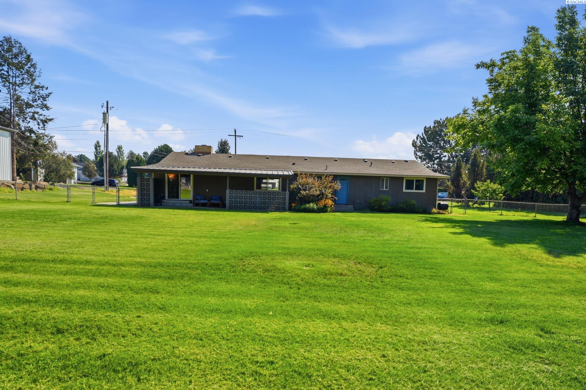 2408 Rd 92, Pasco, WA 99301