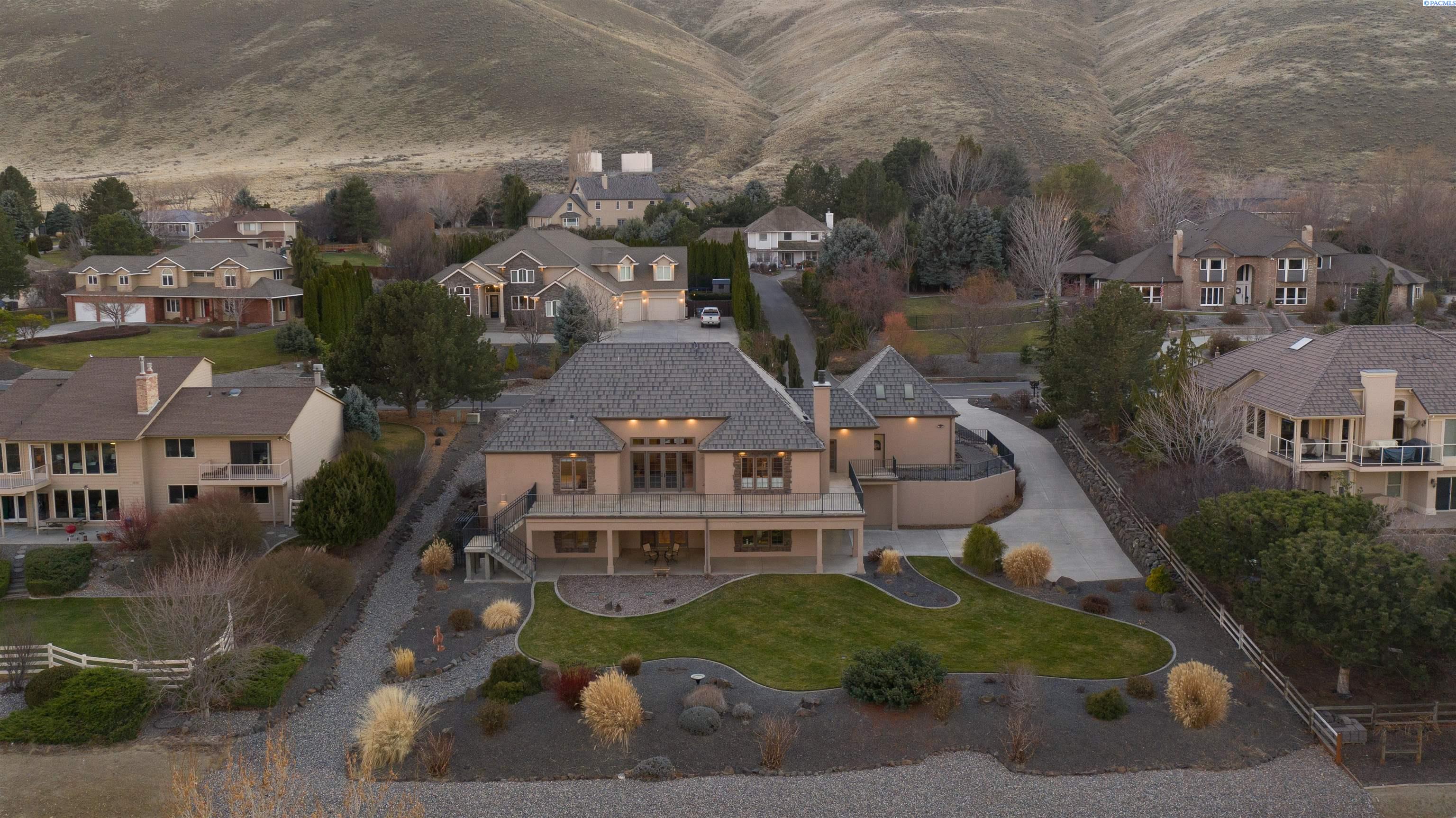 2642 Quarterhorse Way, Richland, WA 99352
