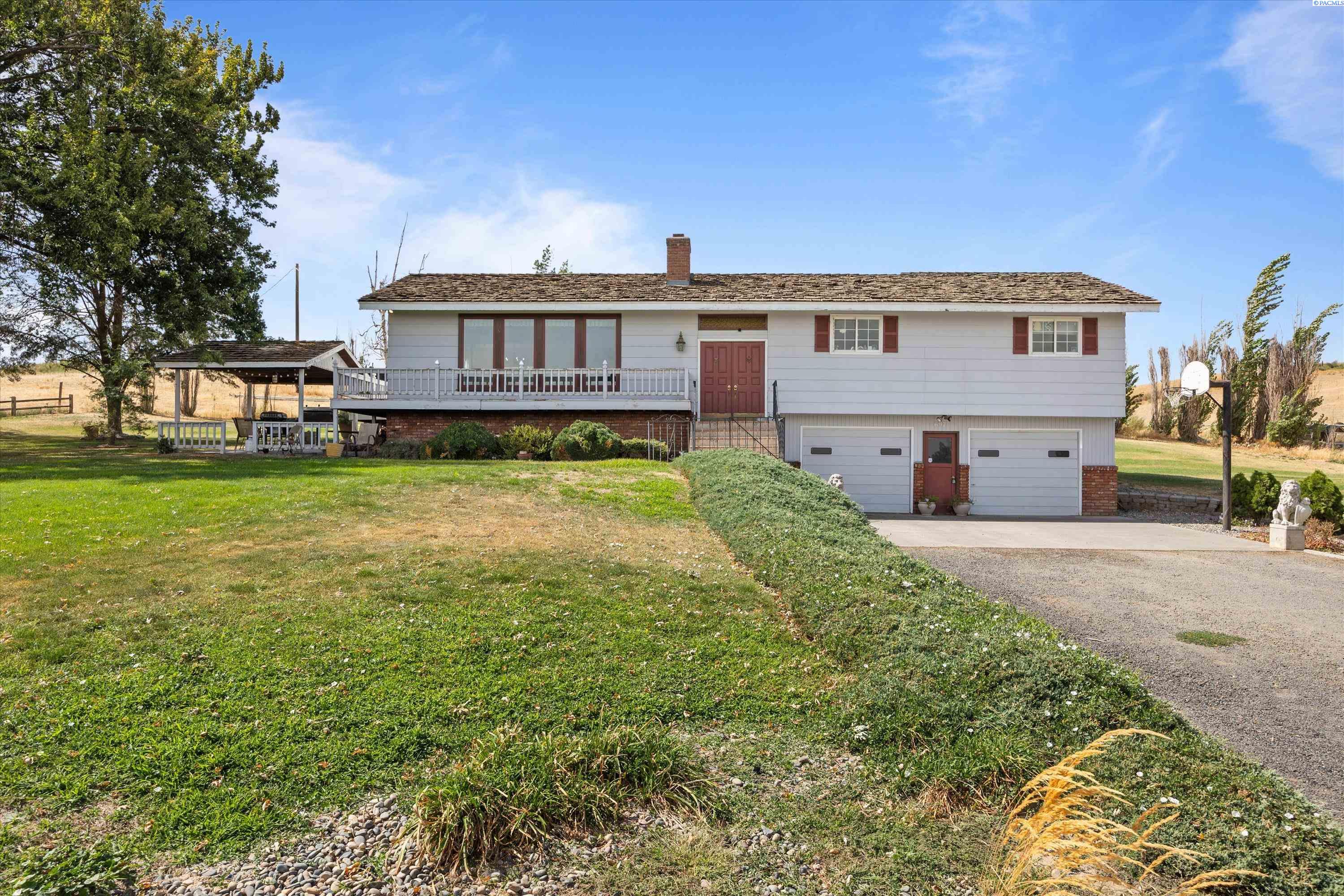 697 Conrad Rd, Touchet, WA 99360-9553