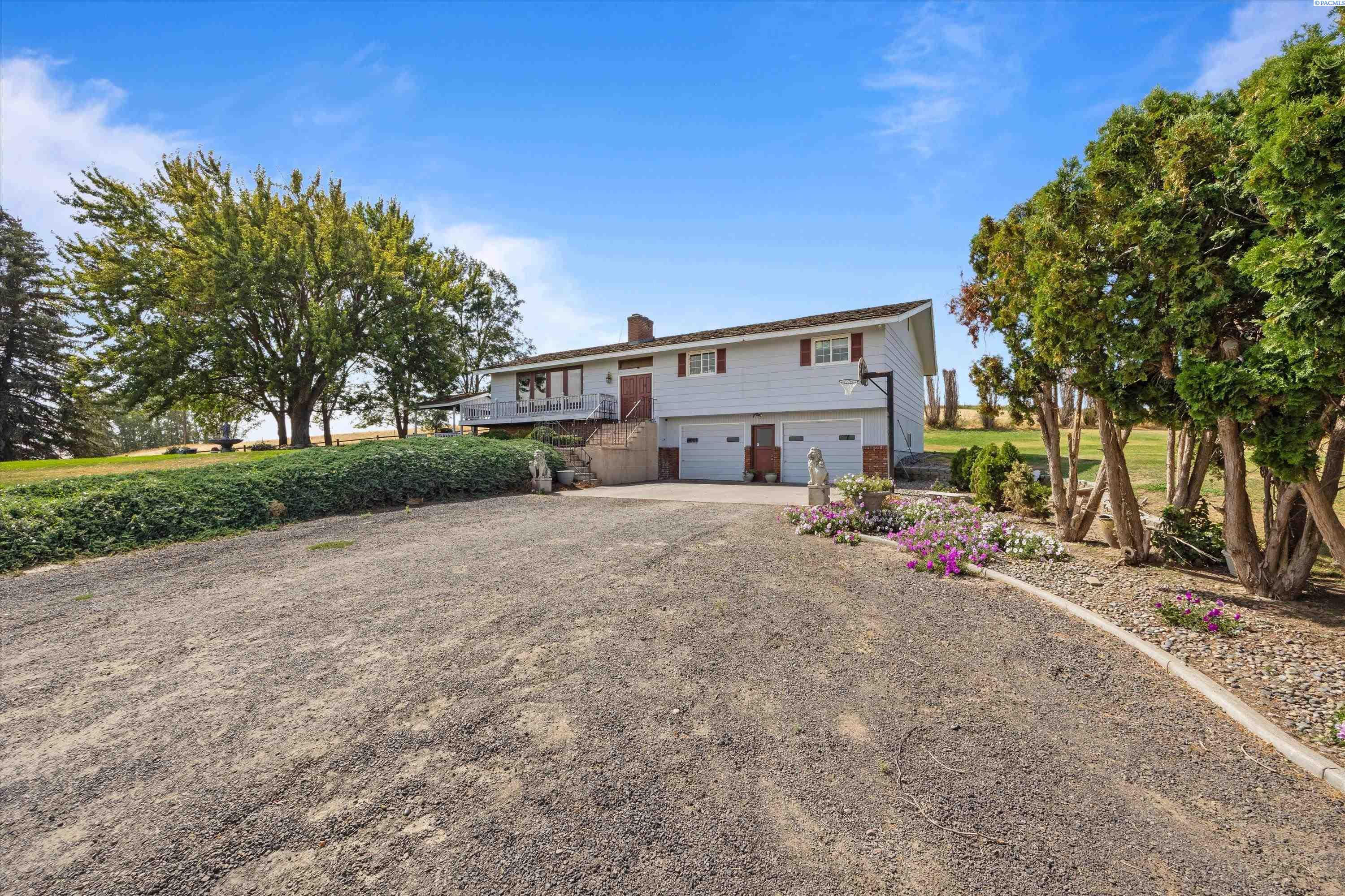 697 Conrad Rd, Touchet, WA 99360-9553
