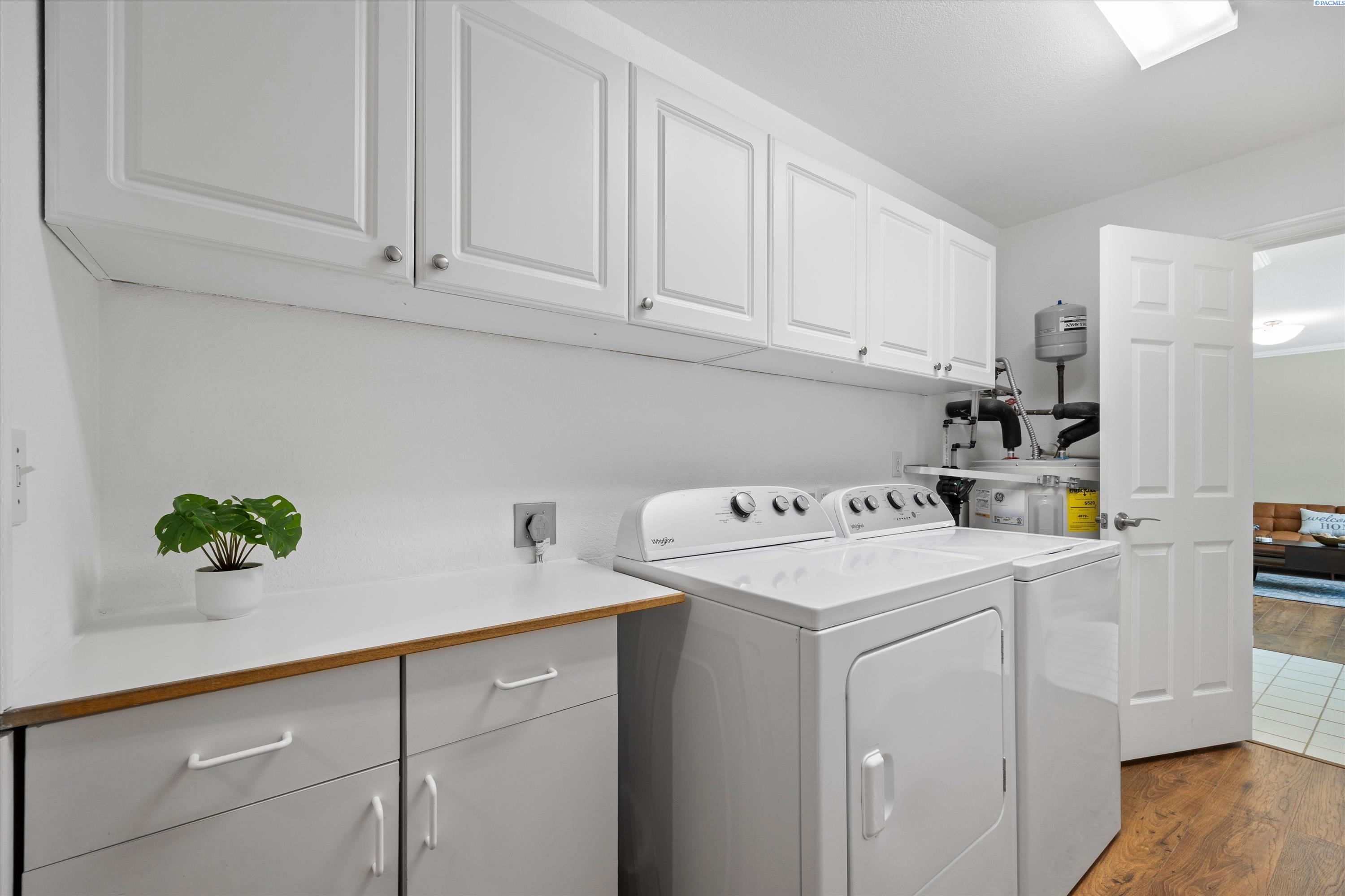 2351 Hummingbird Ln, West Richland, WA 99353