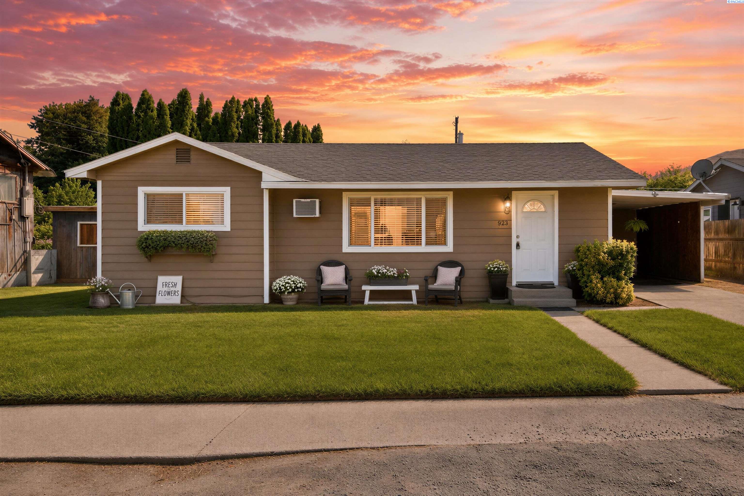 820 Brown St, Prosser, WA 99350-1712