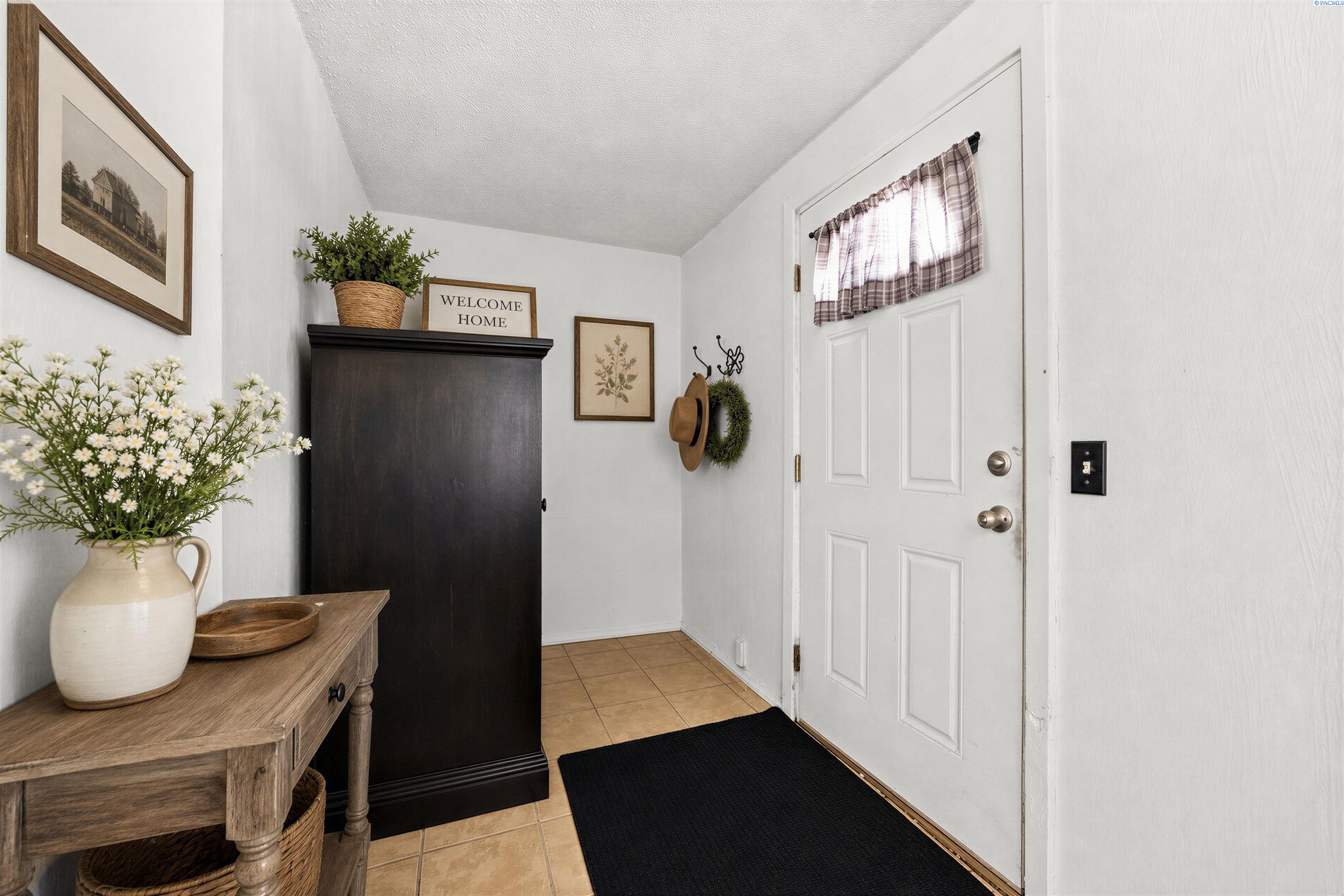 820 Brown St, Prosser, WA 99350-1712