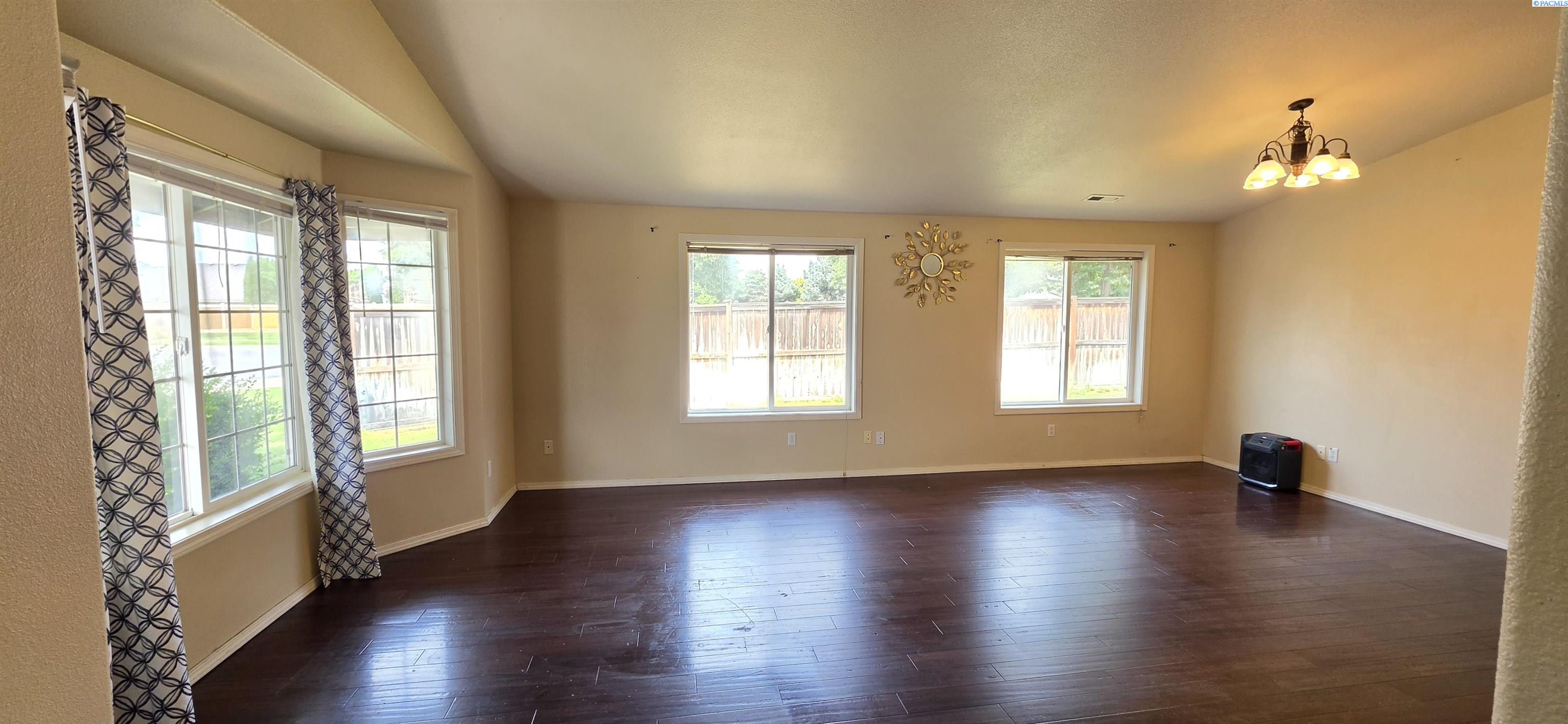 5519 Valdez Ln, Pasco, WA 99301