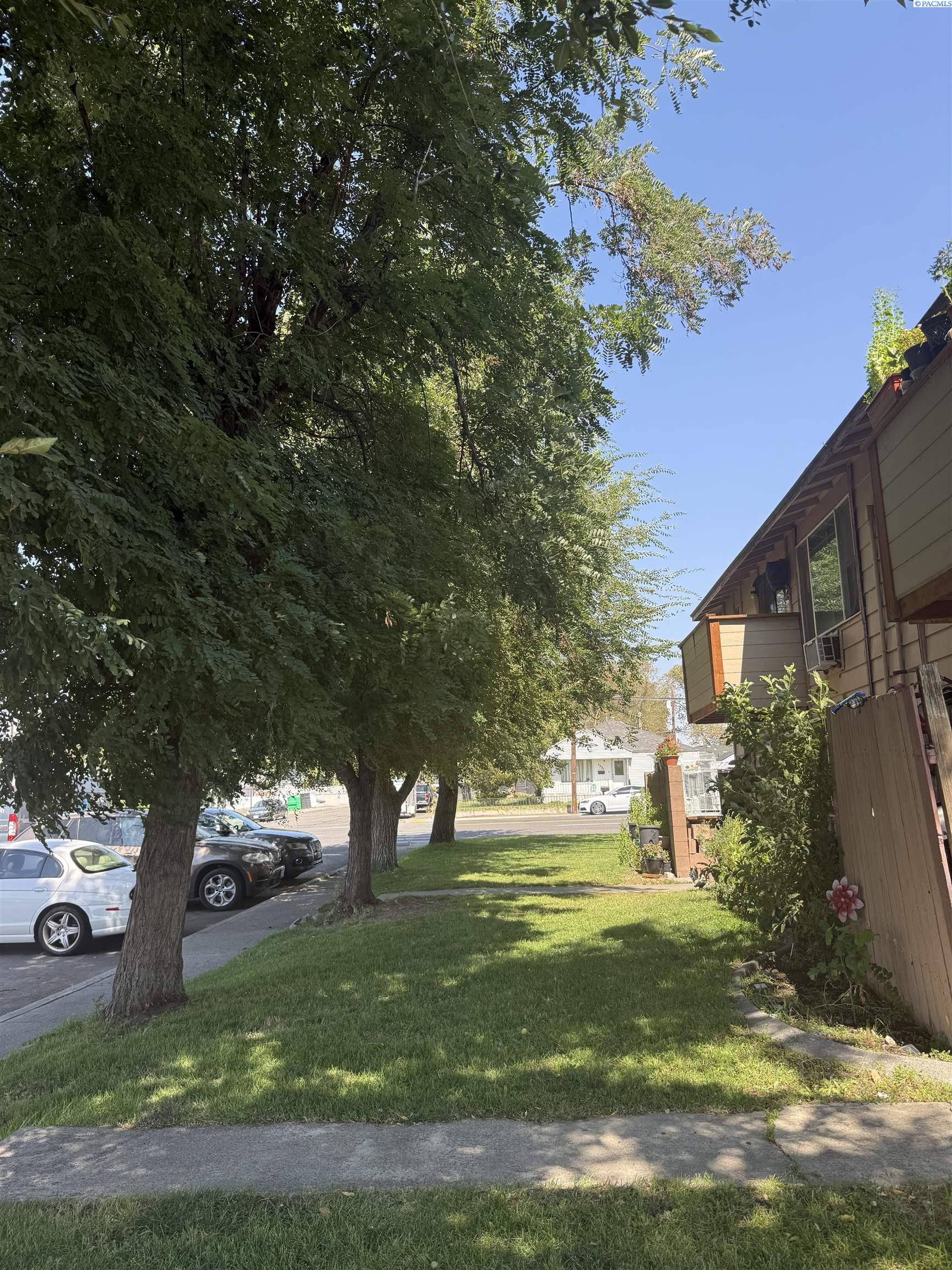 1530 W Clark St, Pasco, WA 99301