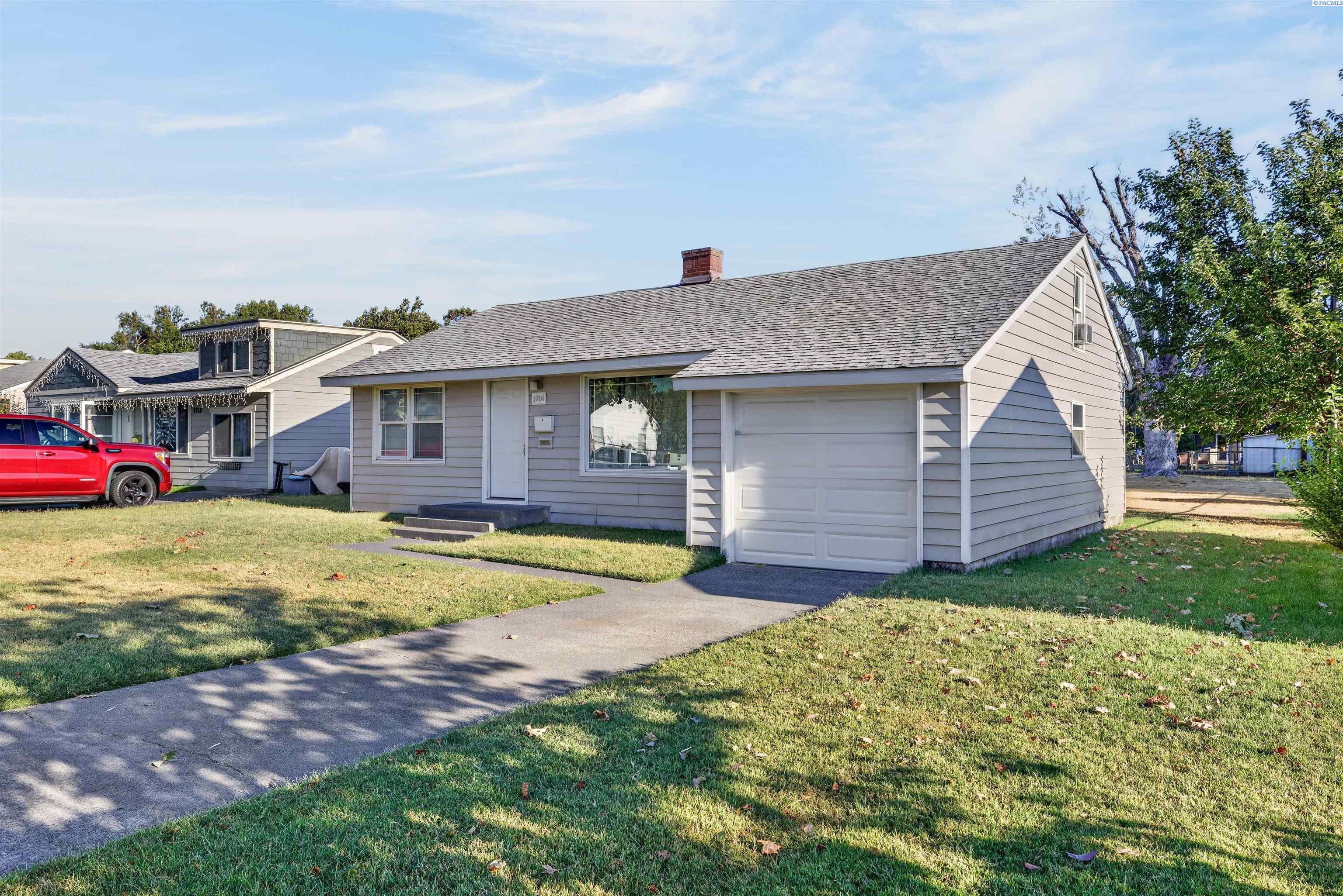 1914 W 3rd Ave, Kennewick, WA 99353