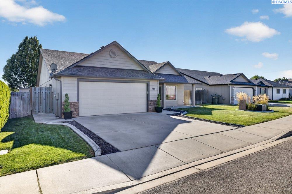 213 S Belfair St, Kennewick, WA 99336