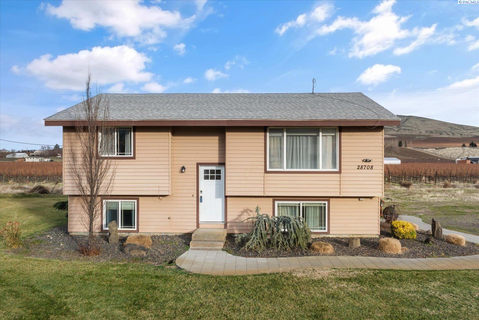 28708 E Sr 224 Ne, Benton City, WA 99320