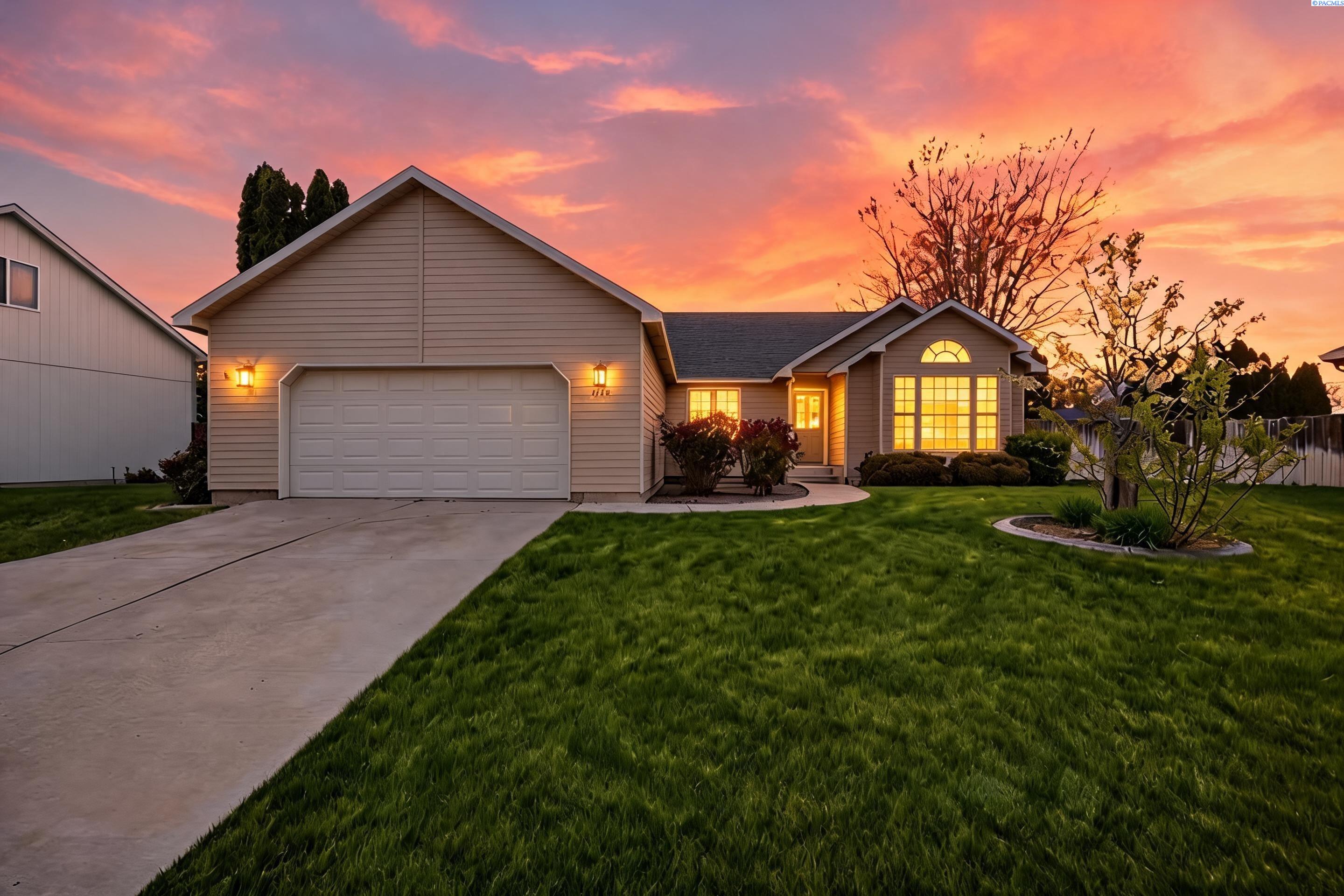 2714 S Zillah Ct, Kennewick, WA 99337-3552