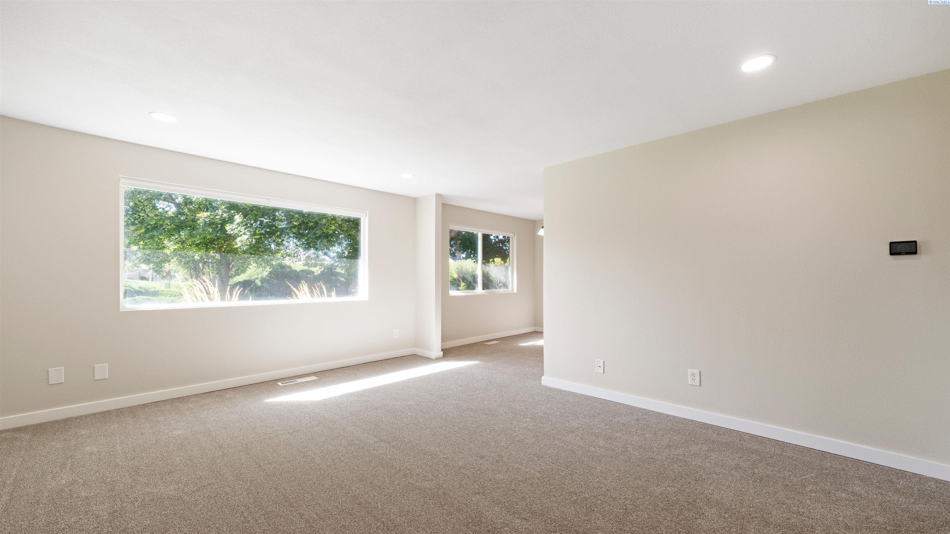 4203 W Kennewick Ave #20, Kennewick, WA 99336
