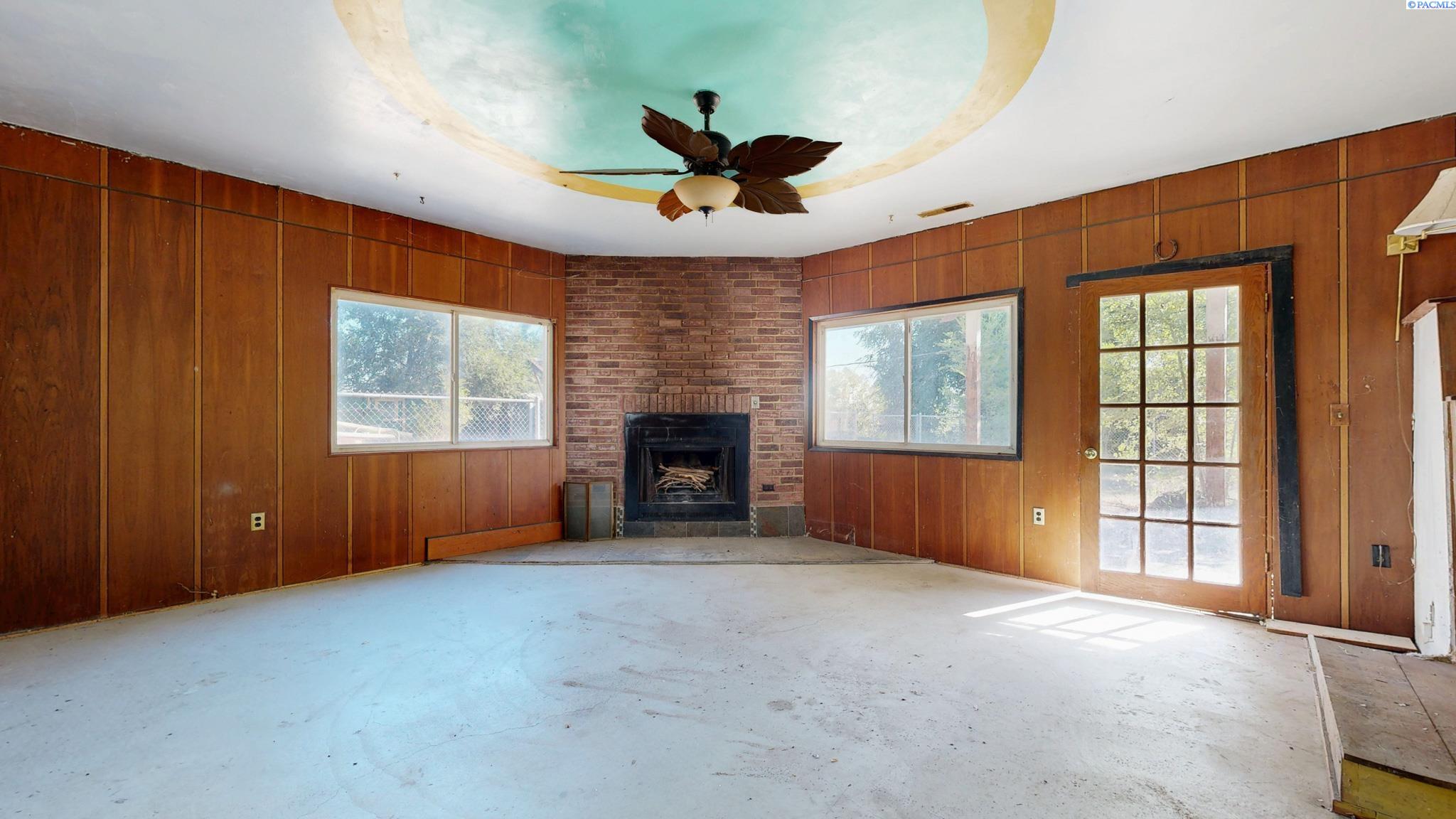 36005 S Gerards Rd, Kennewick, WA 99337