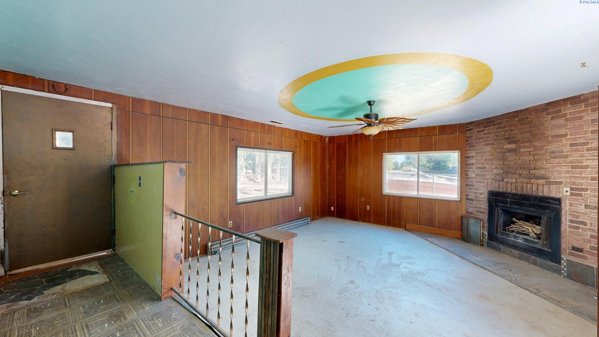 36005 S Gerards Rd, Kennewick, WA 99337