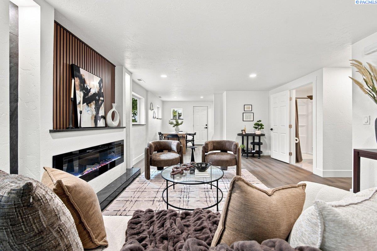 636 S Sycamore Ave, Pasco, WA 99301