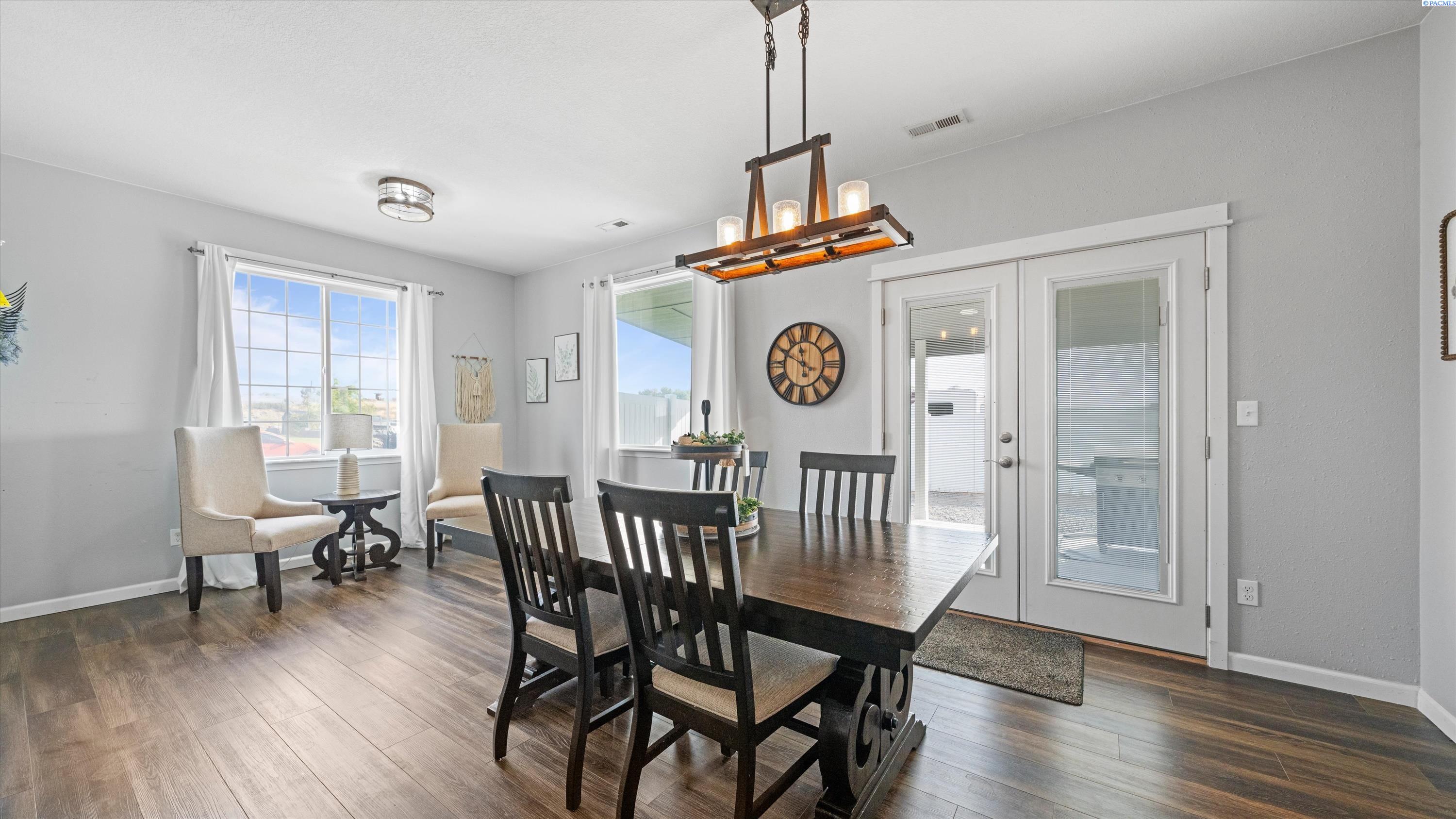 1031 W Edison St, Connell, WA 99326