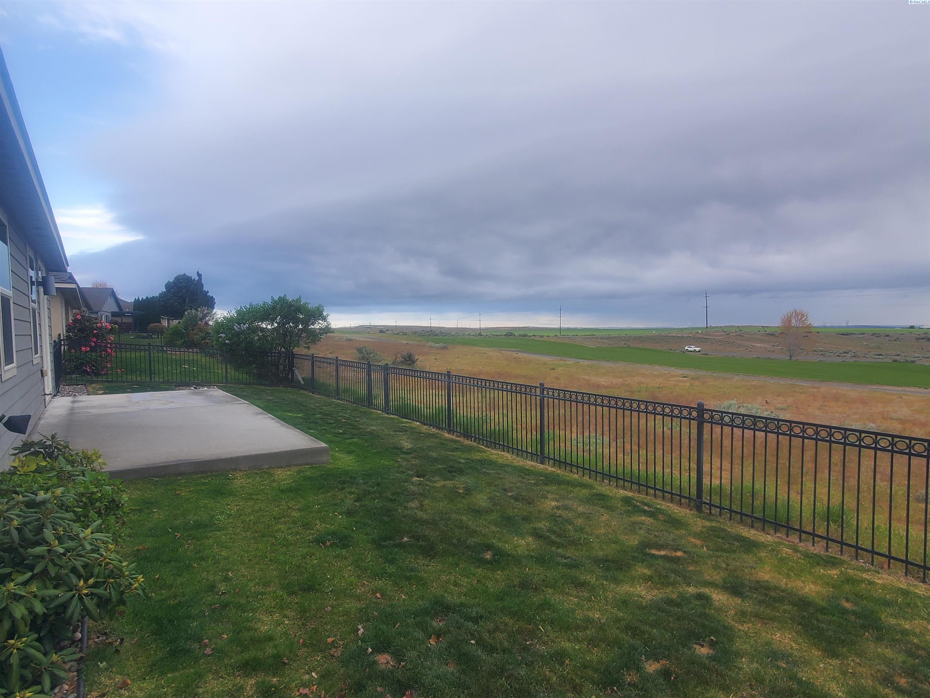 2668 Sandpiper Loop, Richland, WA 99352
