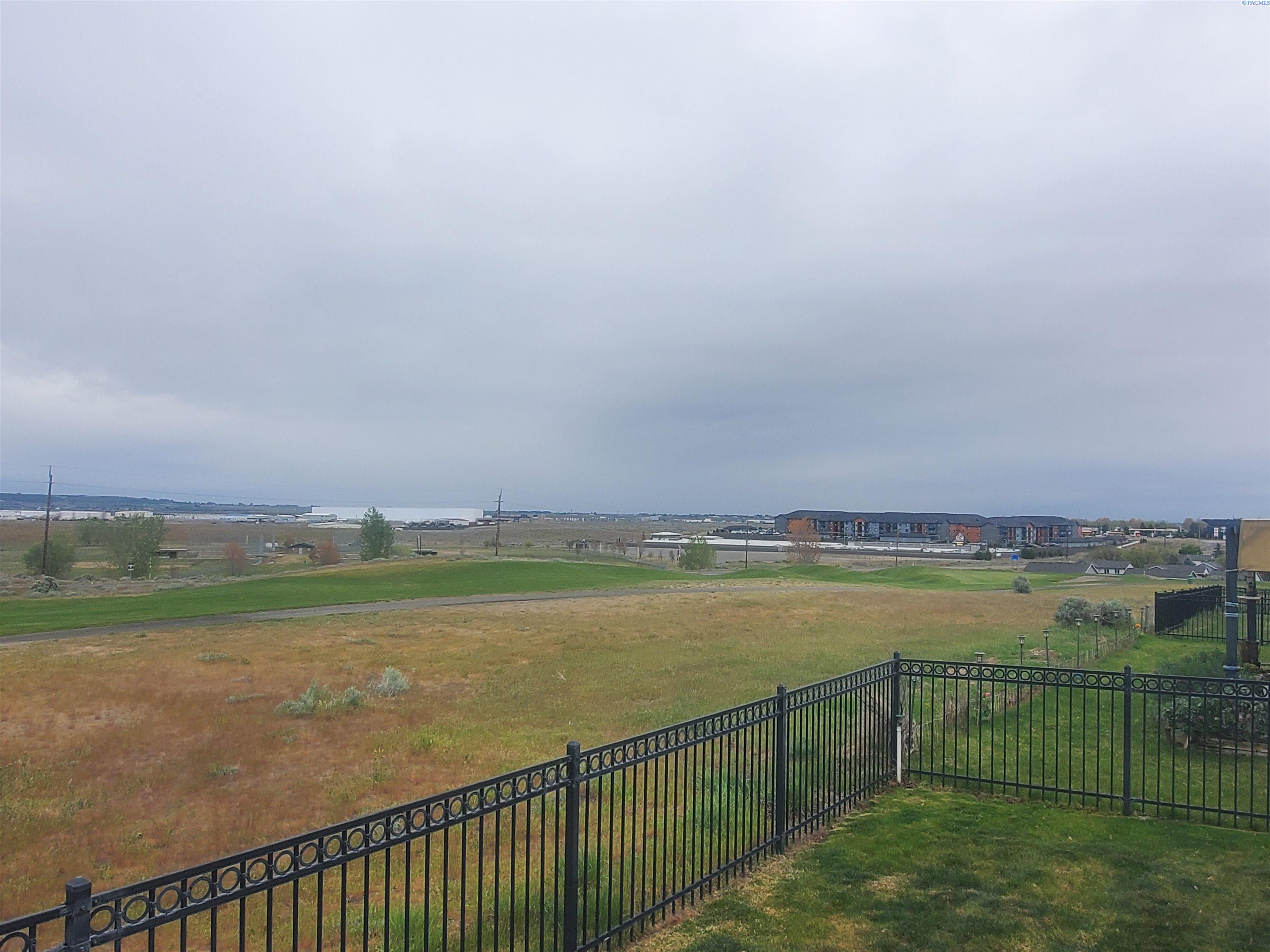 2668 Sandpiper Loop, Richland, WA 99352