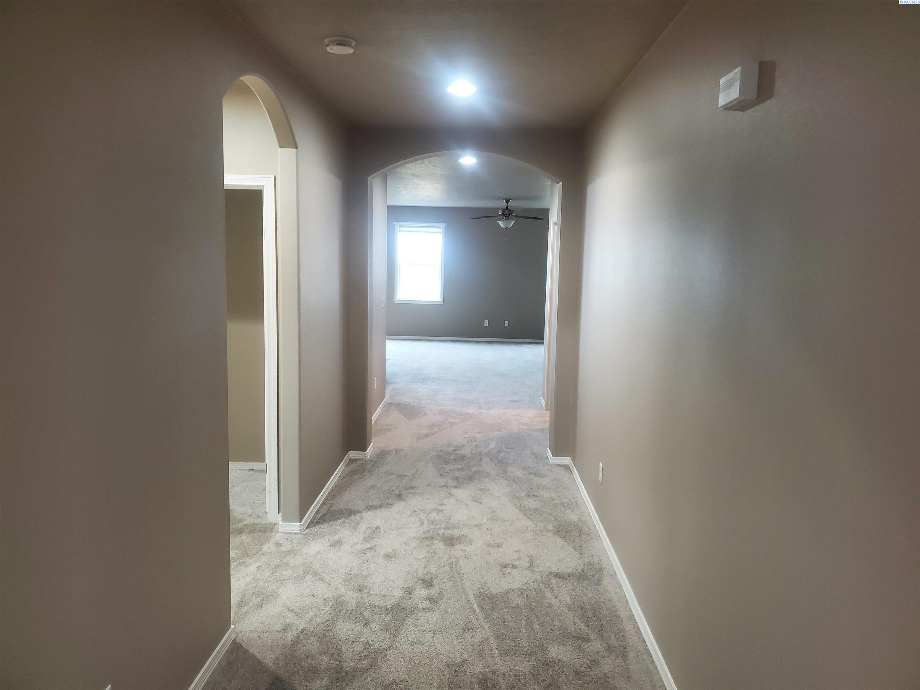 2668 Sandpiper Loop, Richland, WA 99352