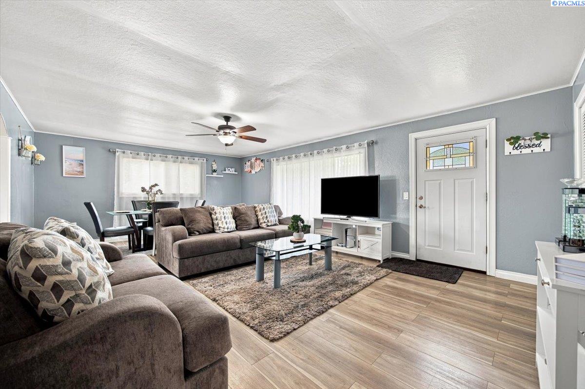 103 N Yost, Kennewick, WA 99336
