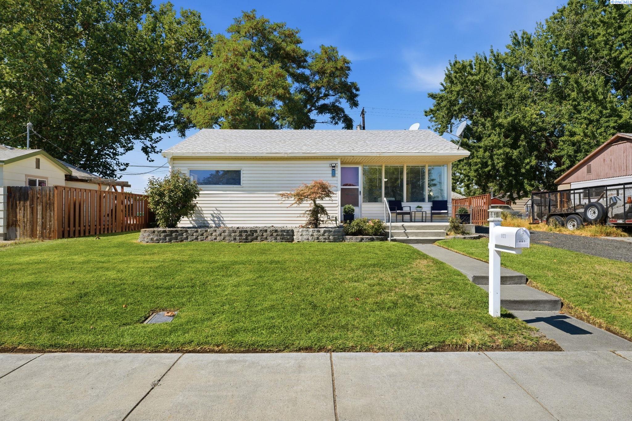 803 Smith Ave, Richland, WA 99352