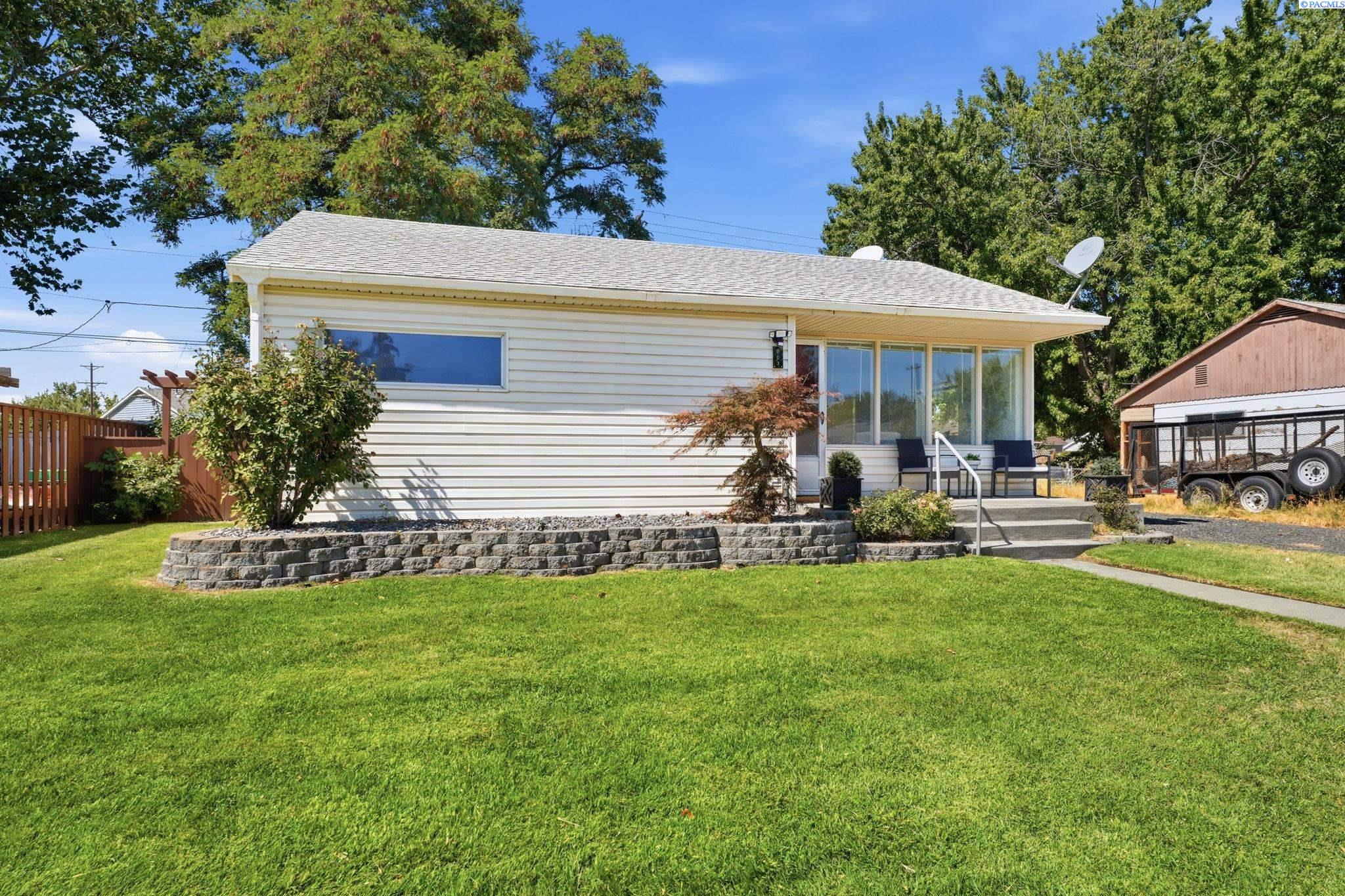 803 Smith Ave, Richland, WA 99352