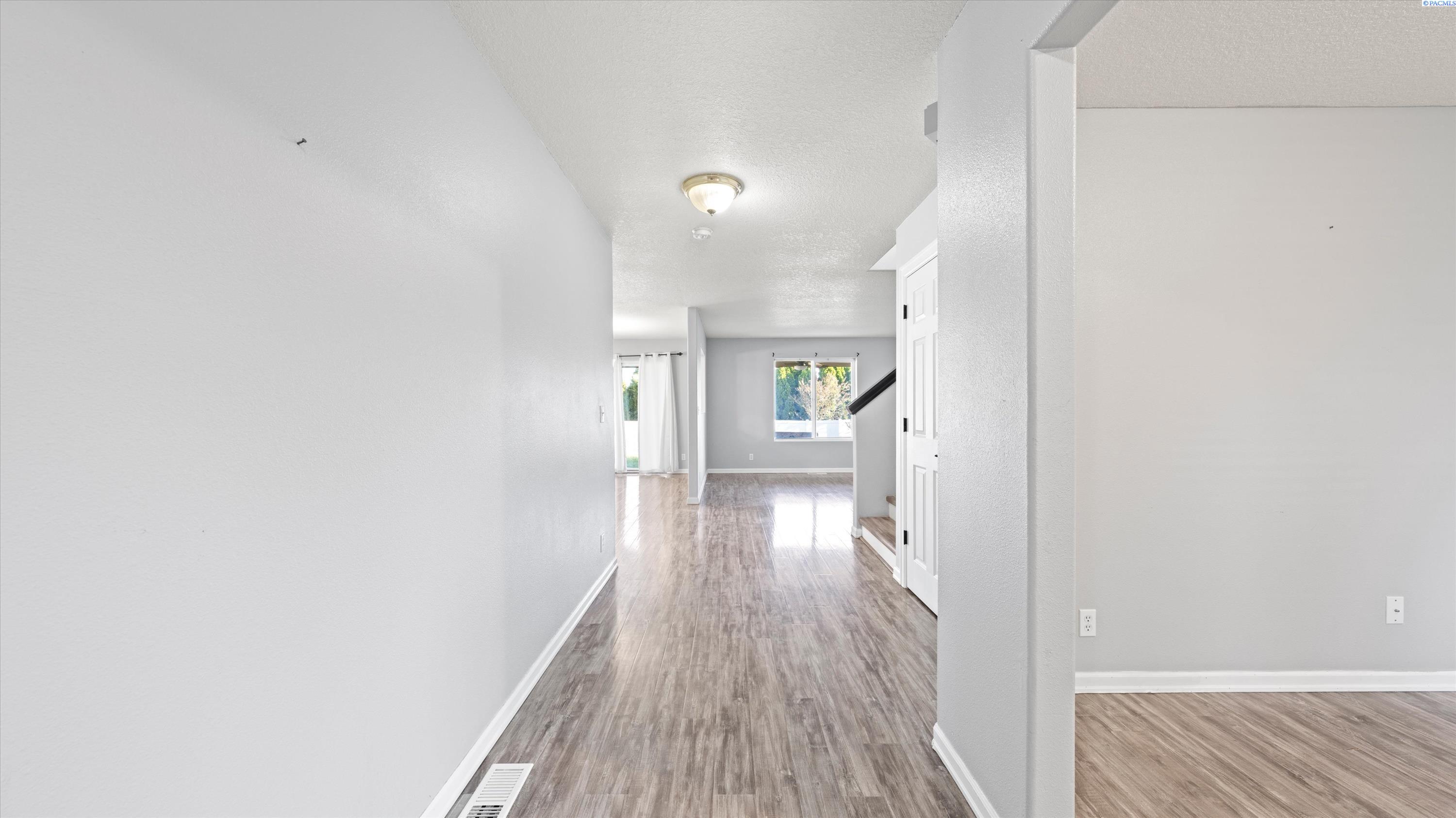 1502 W 39th Ave, Kennewick, WA 99337