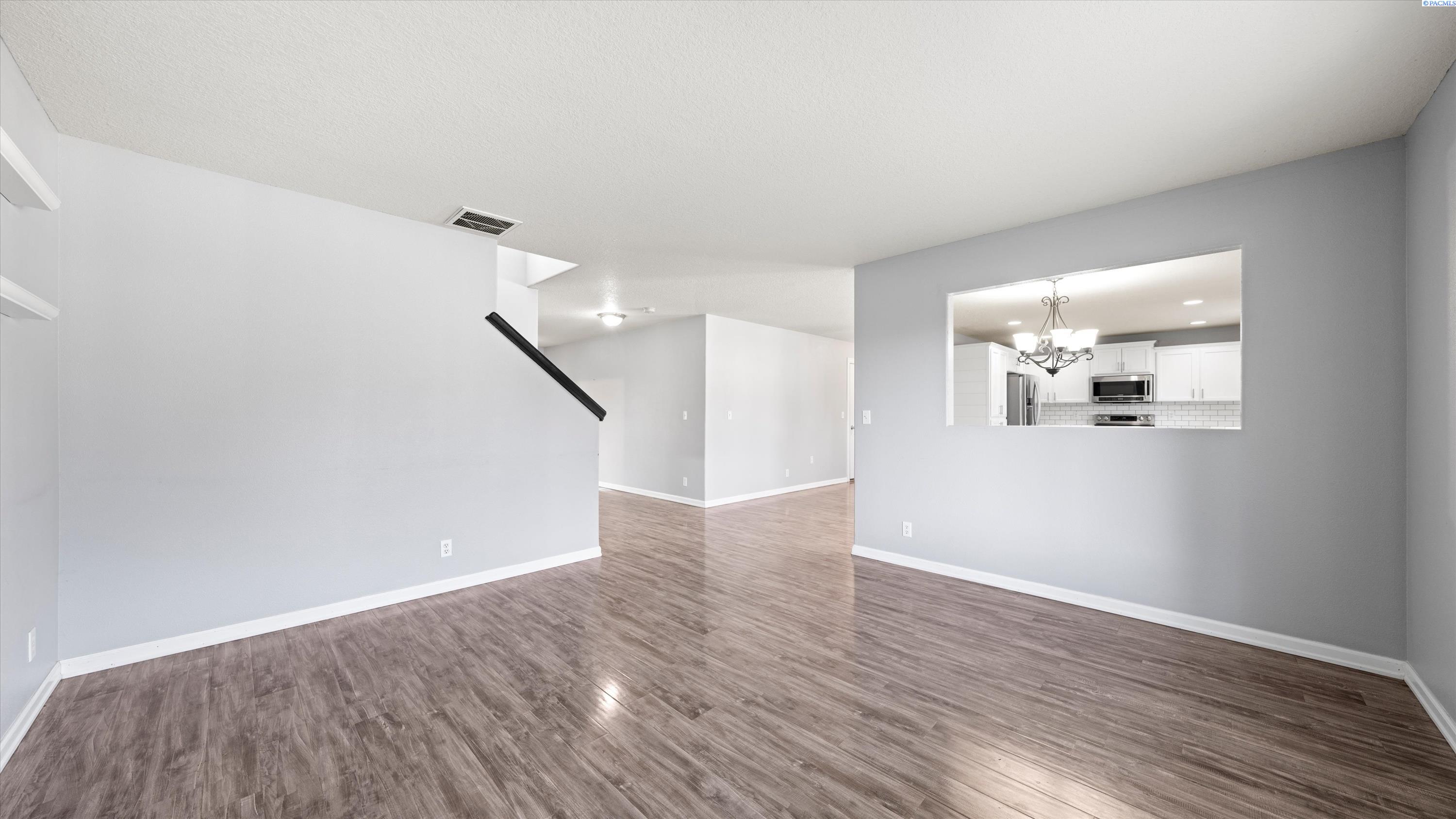 1502 W 39th Ave, Kennewick, WA 99337