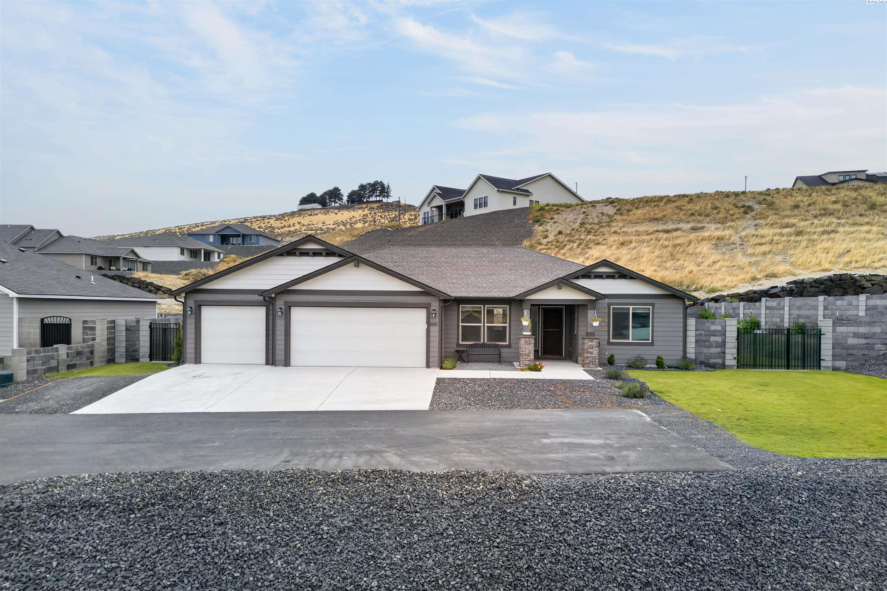 6182 W 30th Pl, Kennewick, WA 99338