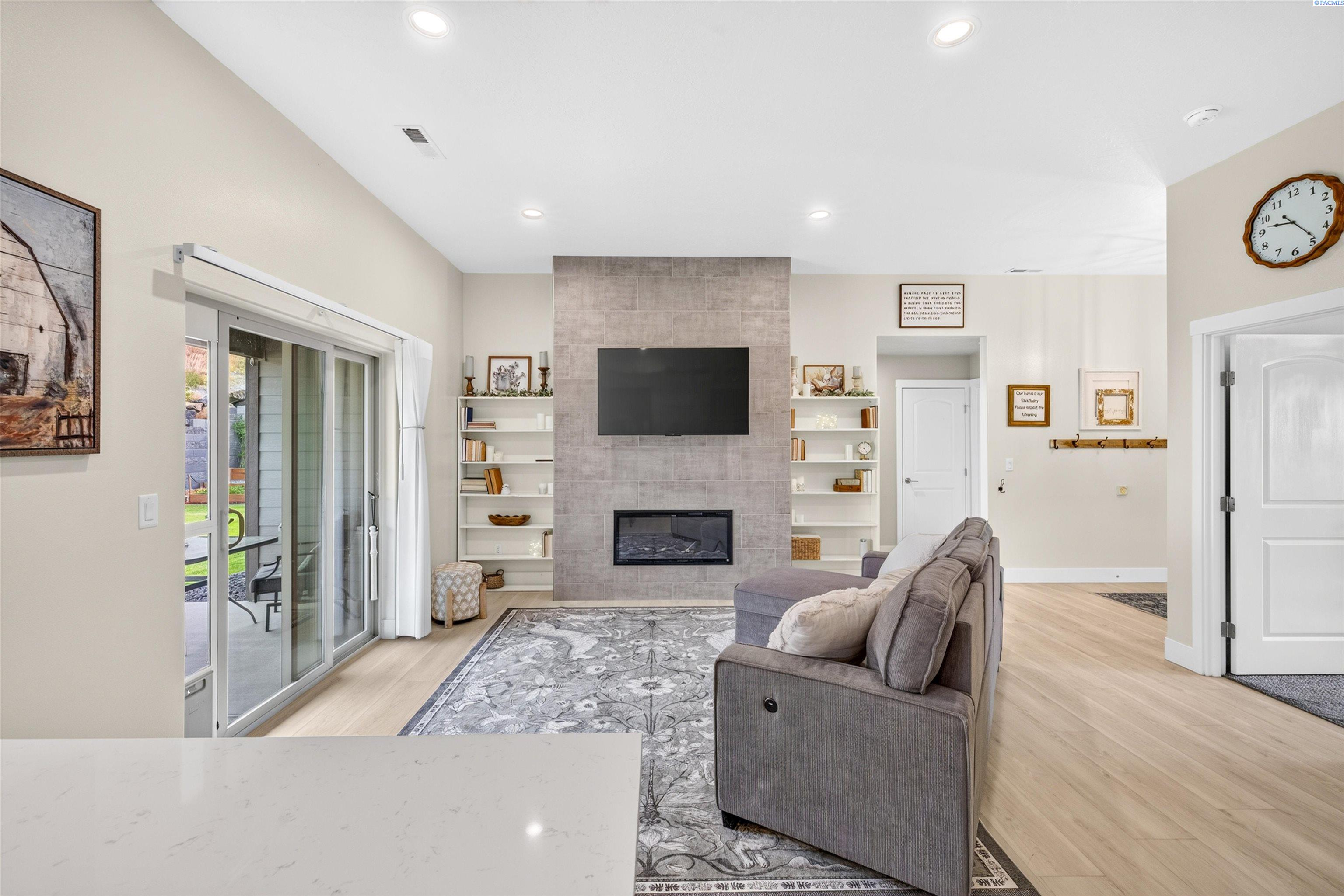 6182 W 30th Pl, Kennewick, WA 99338