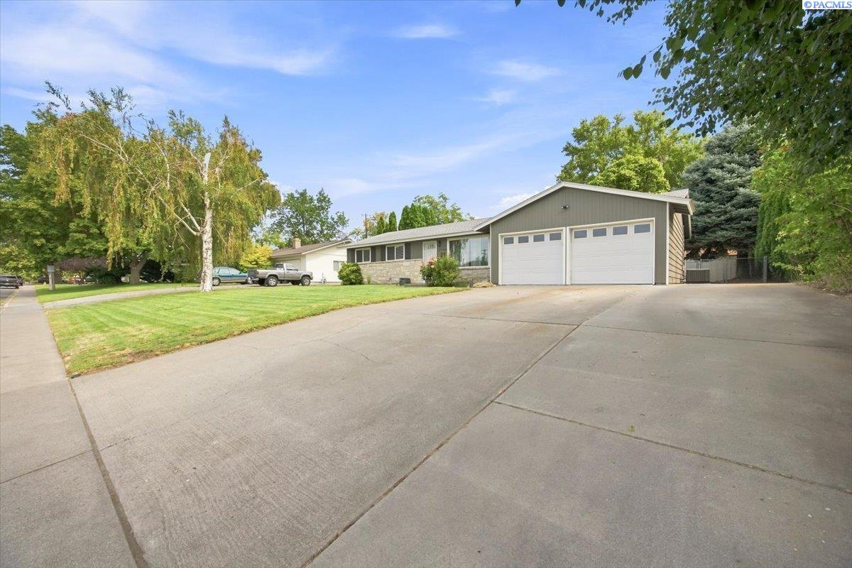 2146 Newcomer Ave, Richland, WA 99354
