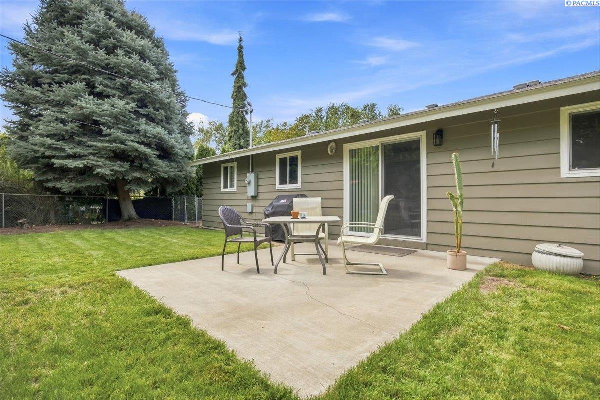 2146 Newcomer Ave, Richland, WA 99354