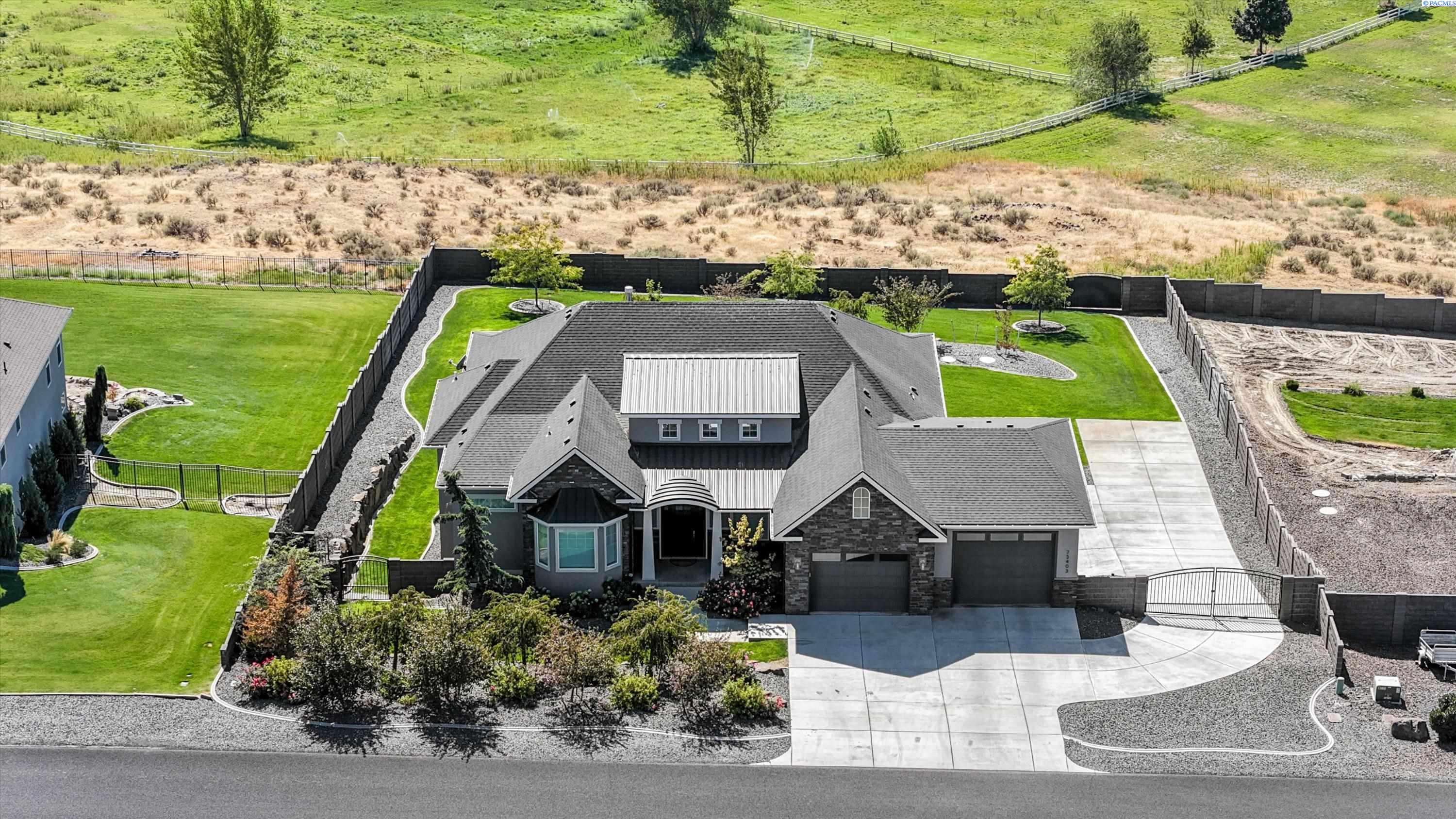 73403 E Grand Bluff Loop, Kennewick, WA 99338
