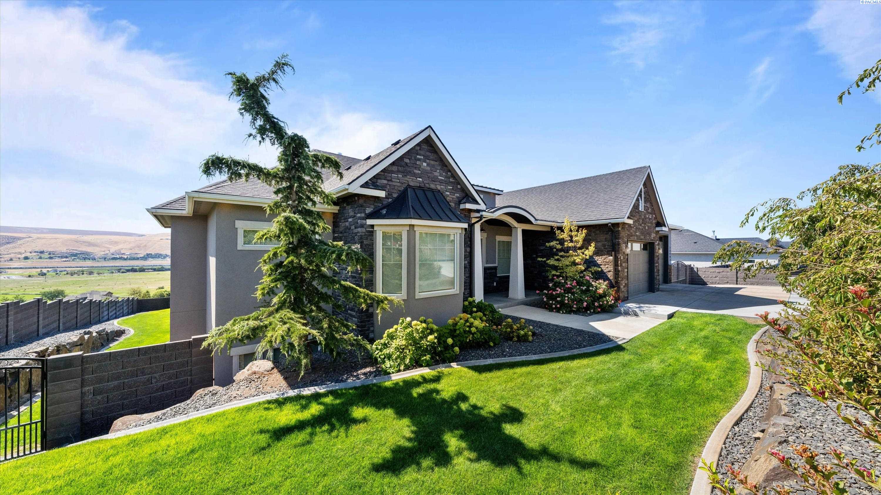 73403 E Grand Bluff Loop, Kennewick, WA 99338