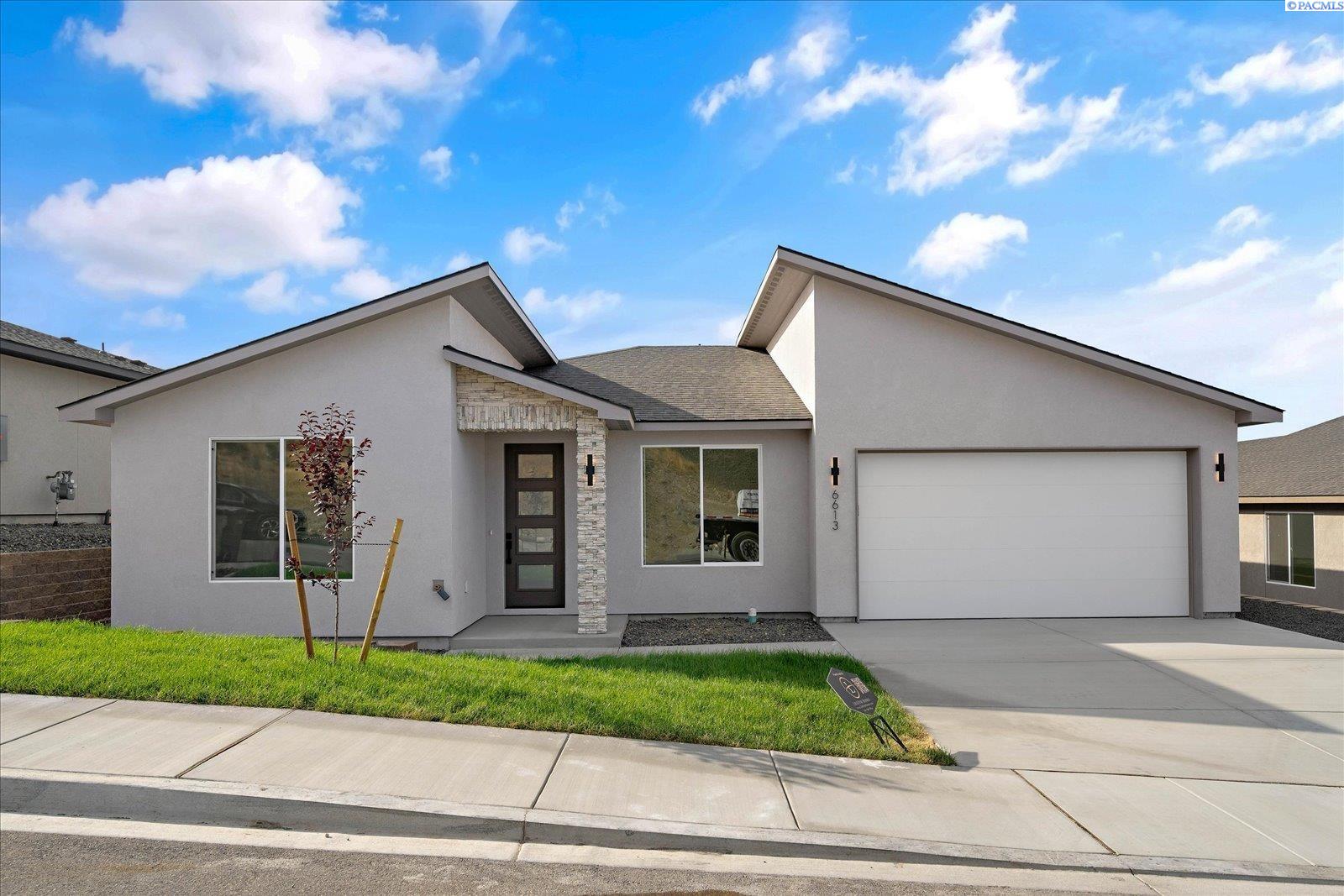 6613 W 27th Ave, Kennewick, WA 99338