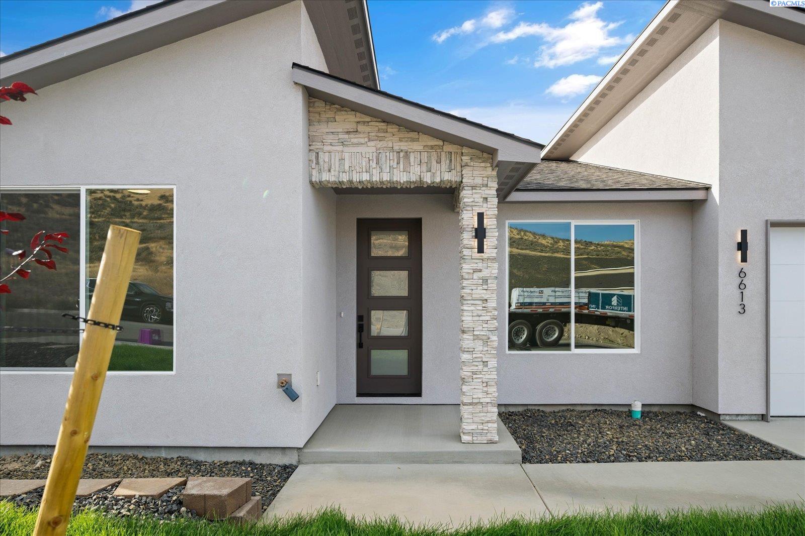 6613 W 27th Ave, Kennewick, WA 99338